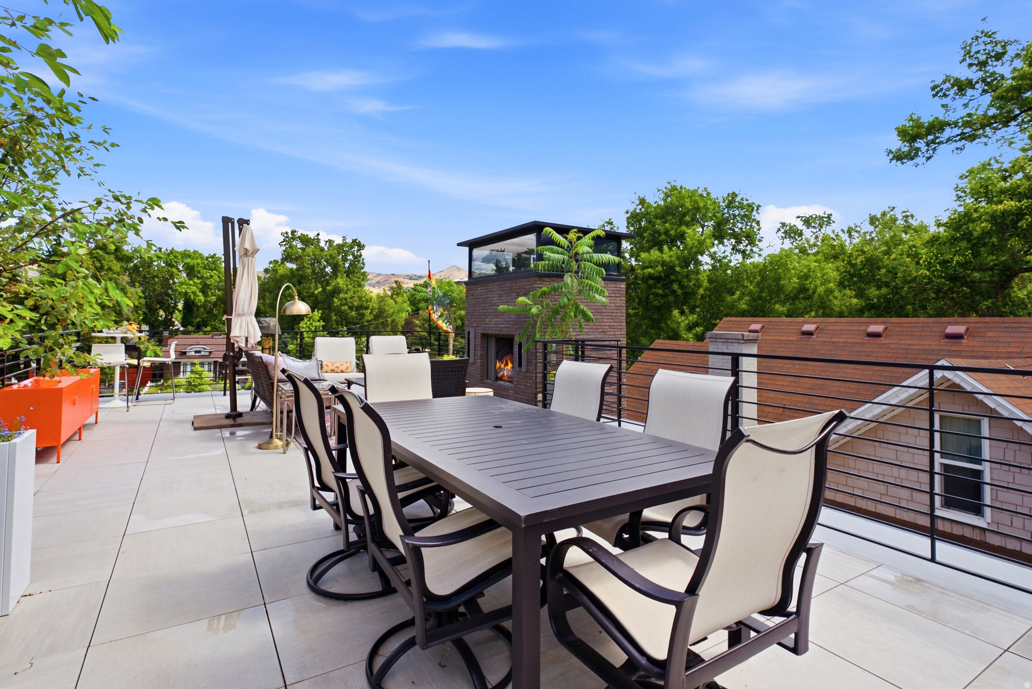 HAMPTONS - Residential Lease