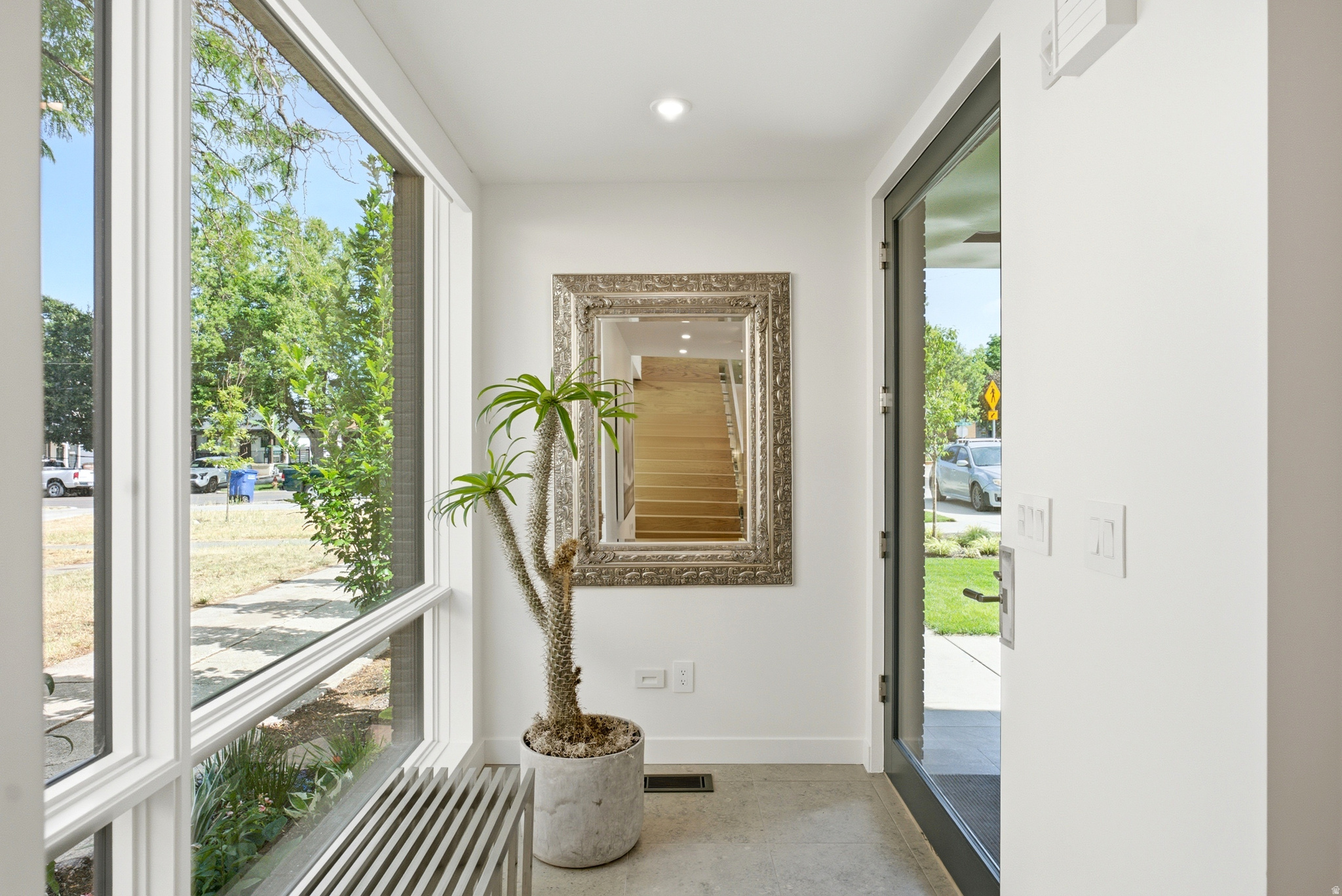 HAMPTONS - Residential Lease