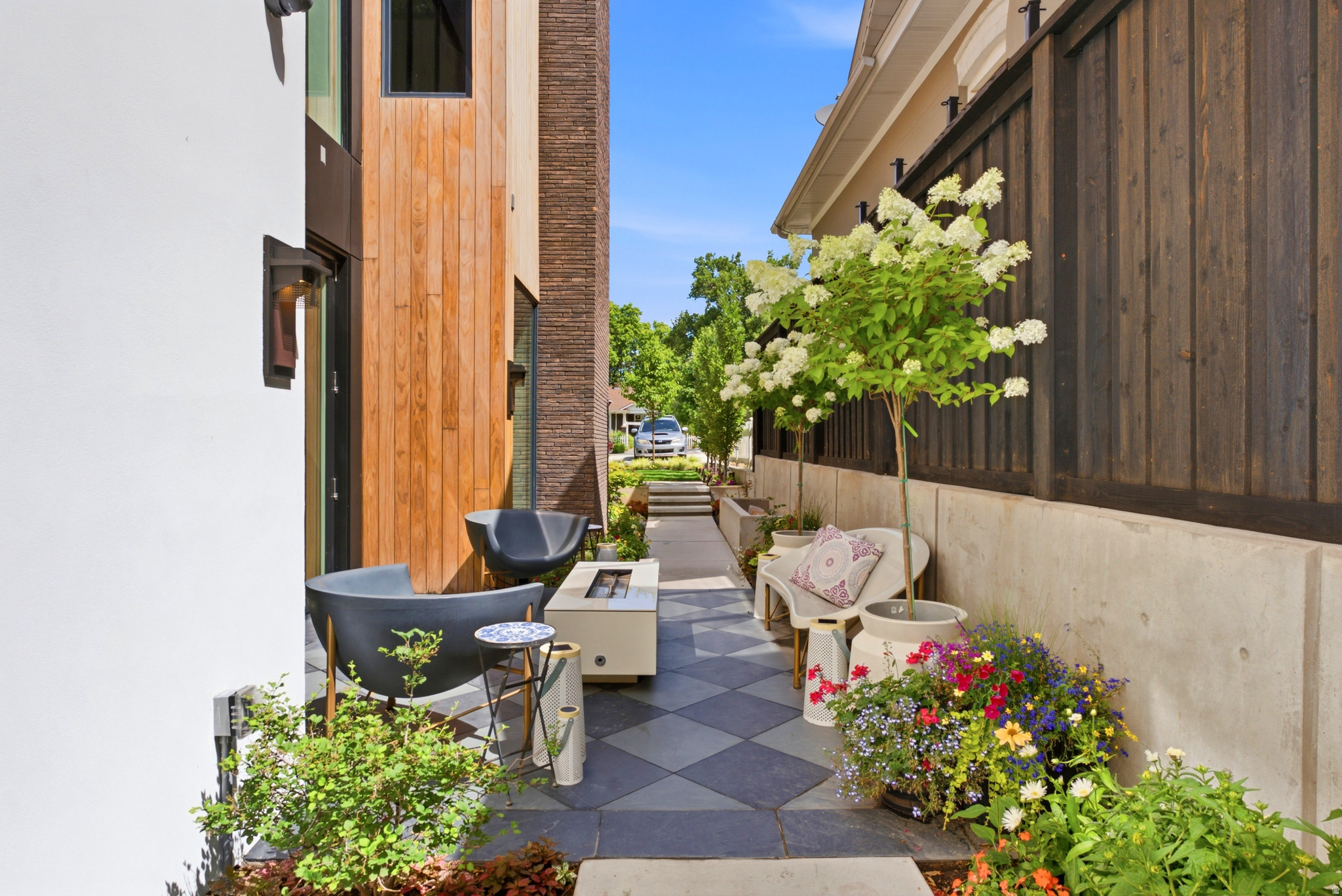 HAMPTONS - Residential Lease