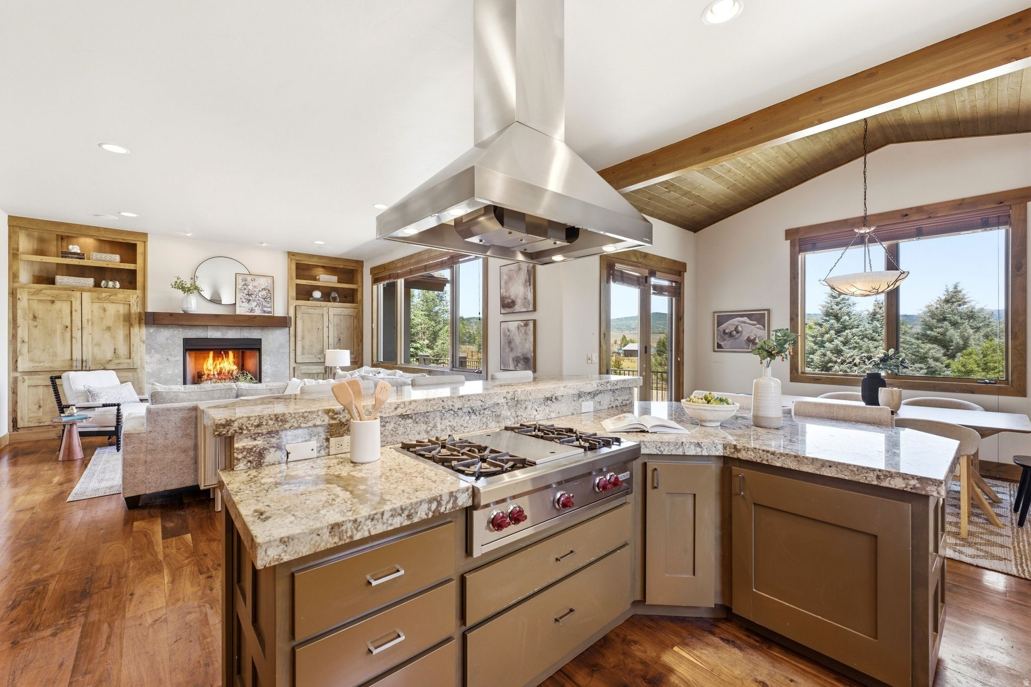 MOUNTAIN RANCH ESTATES - Residential