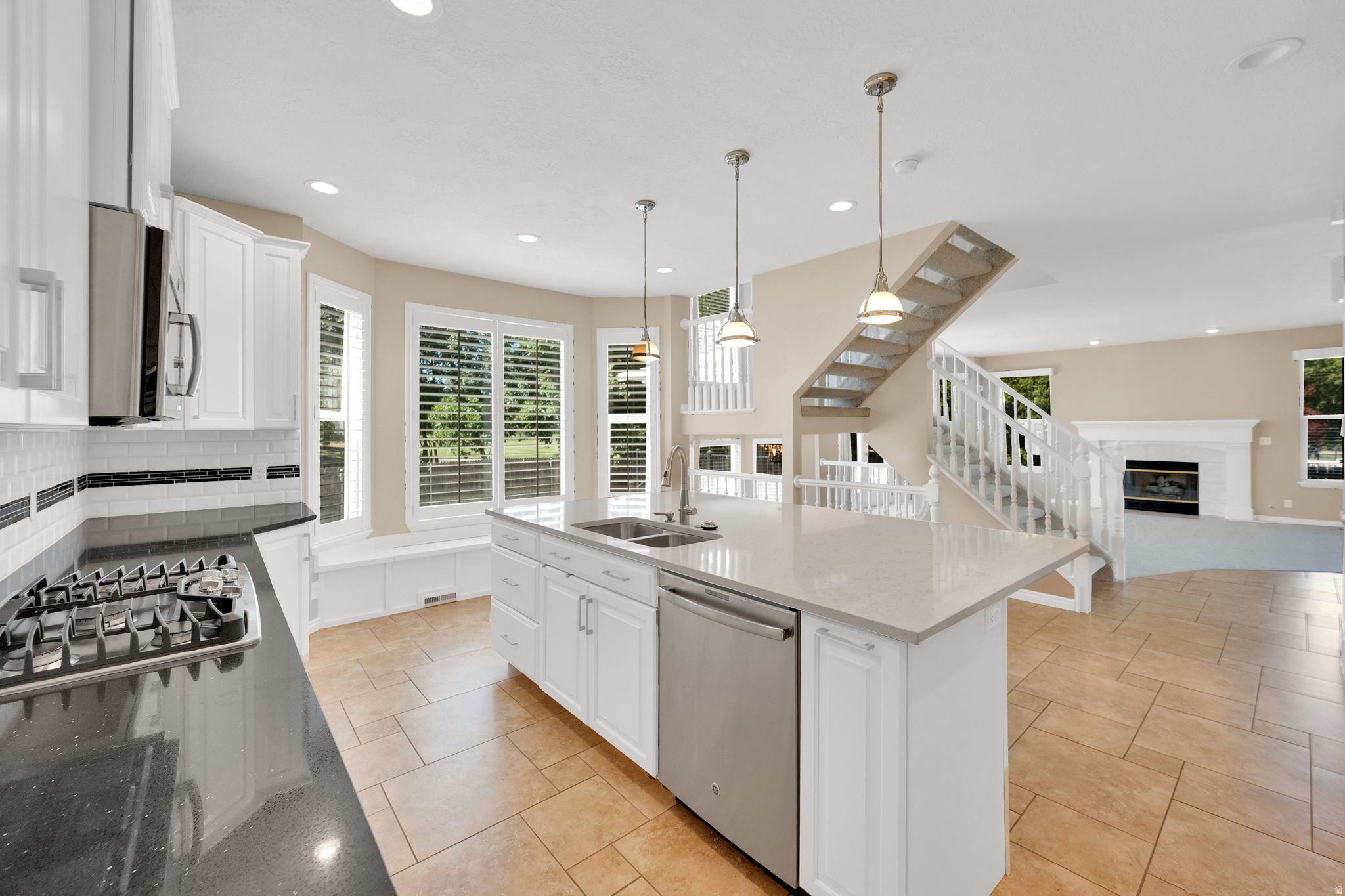 OAKRIDGE COUNTRY CLUB ESTATES - Residential