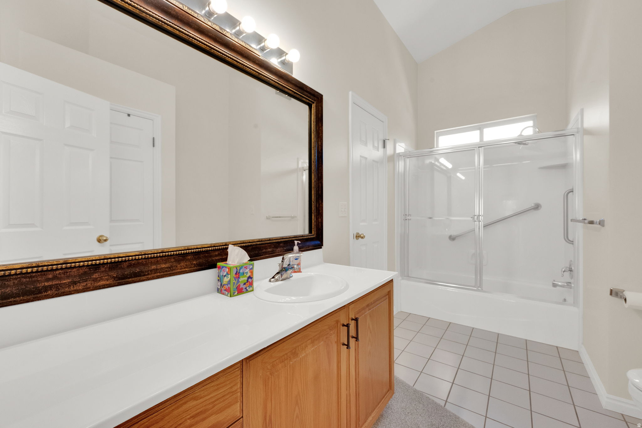 OAKRIDGE COUNTRY CLUB ESTATES - Residential
