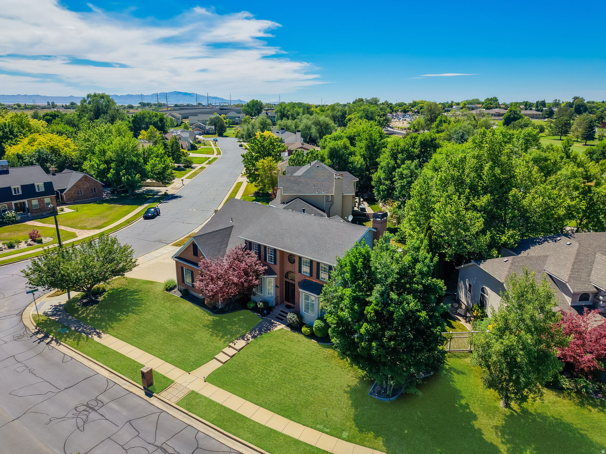 OAKRIDGE COUNTRY CLUB ESTATES - Residential