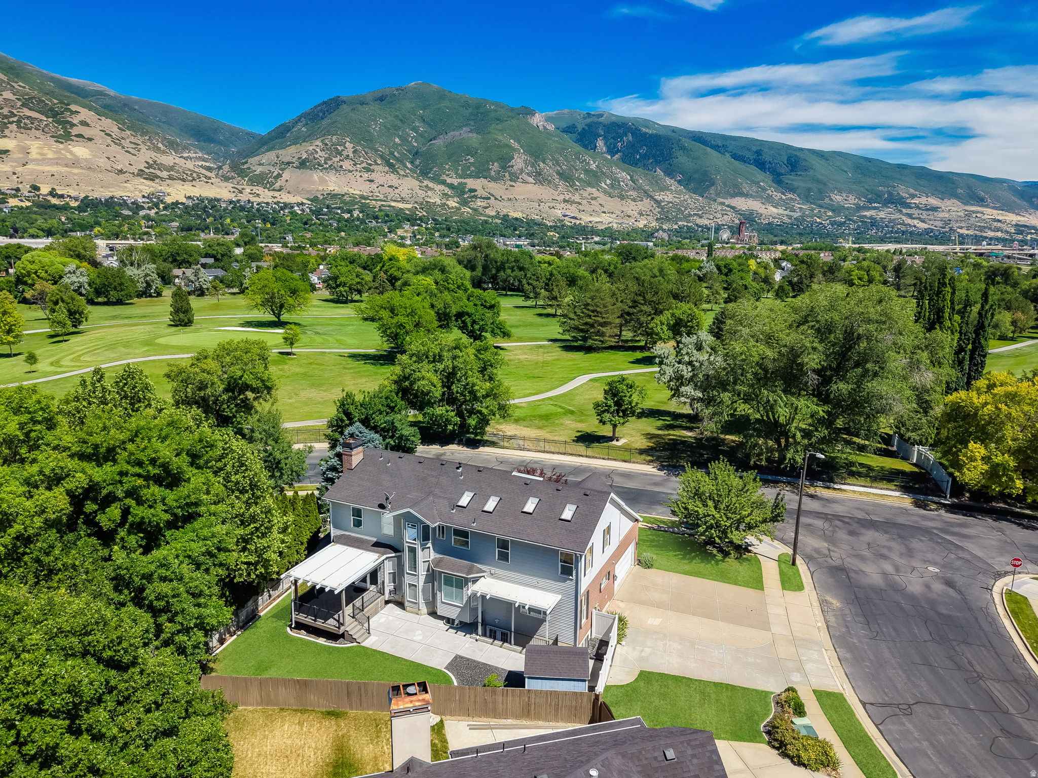 OAKRIDGE COUNTRY CLUB ESTATES - Residential