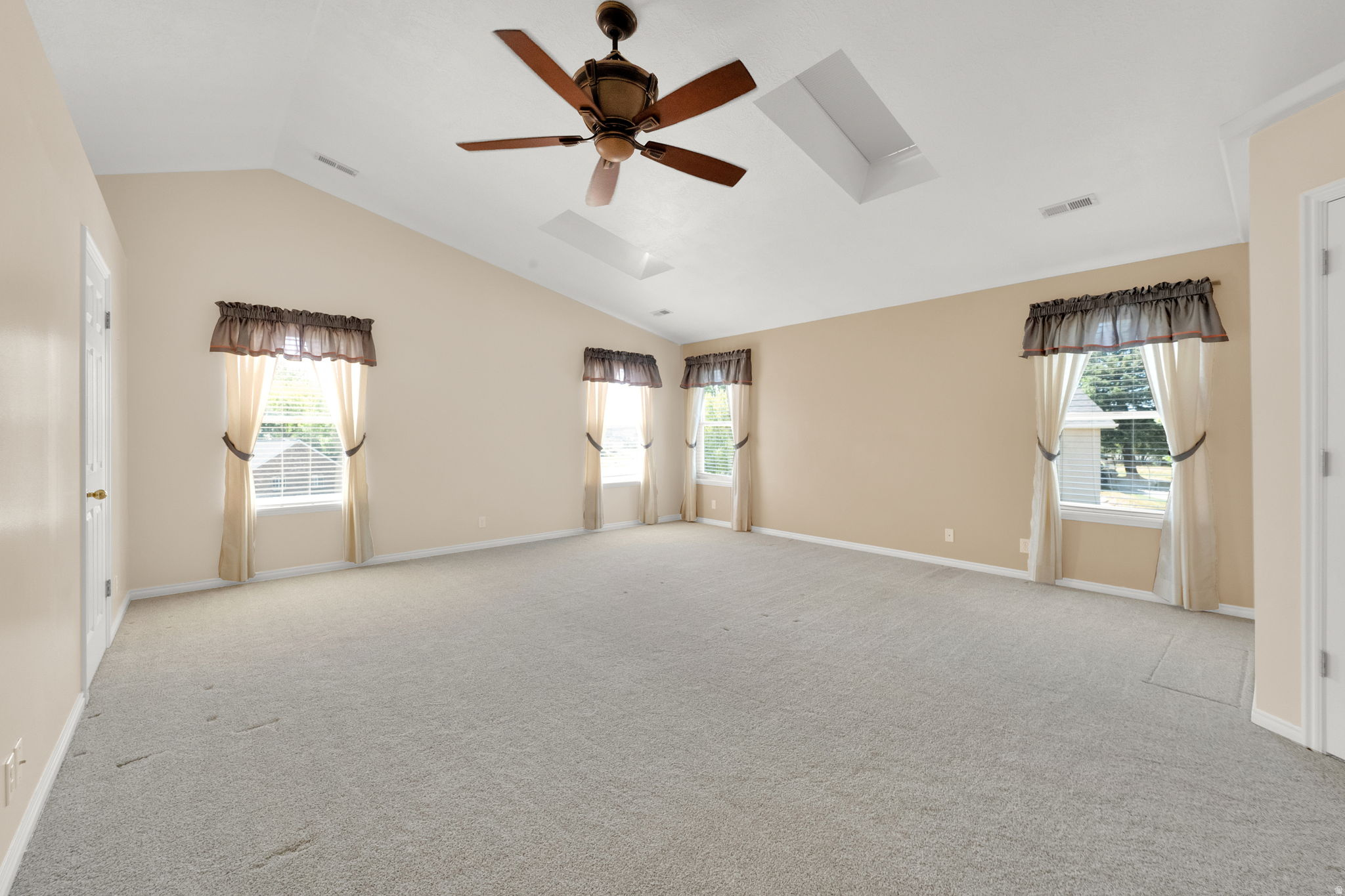 OAKRIDGE COUNTRY CLUB ESTATES - Residential