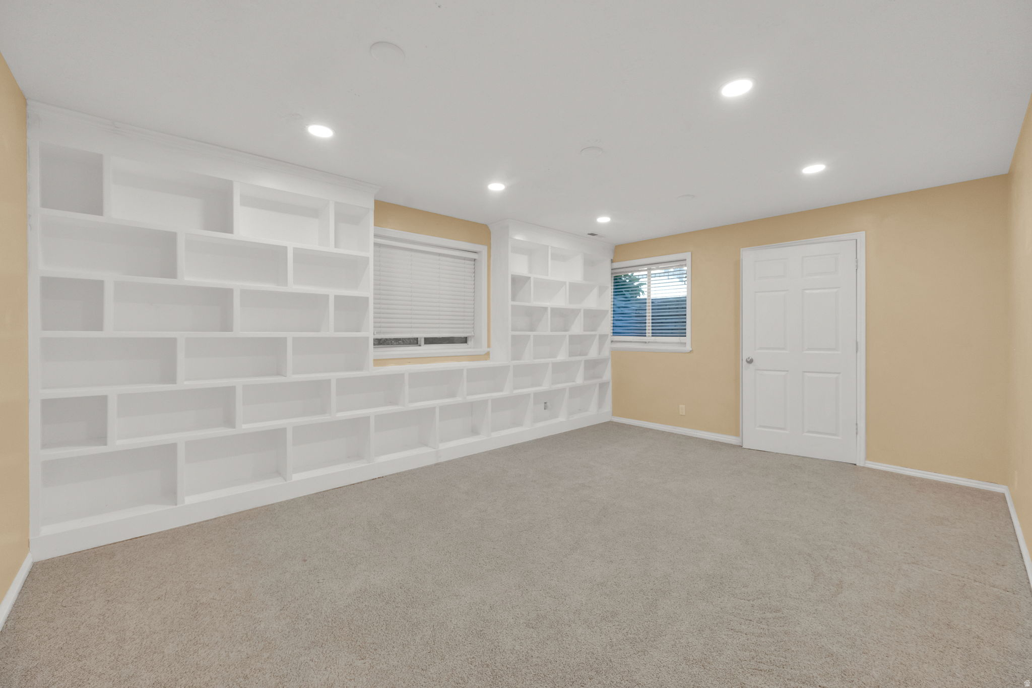 OAKRIDGE COUNTRY CLUB ESTATES - Residential