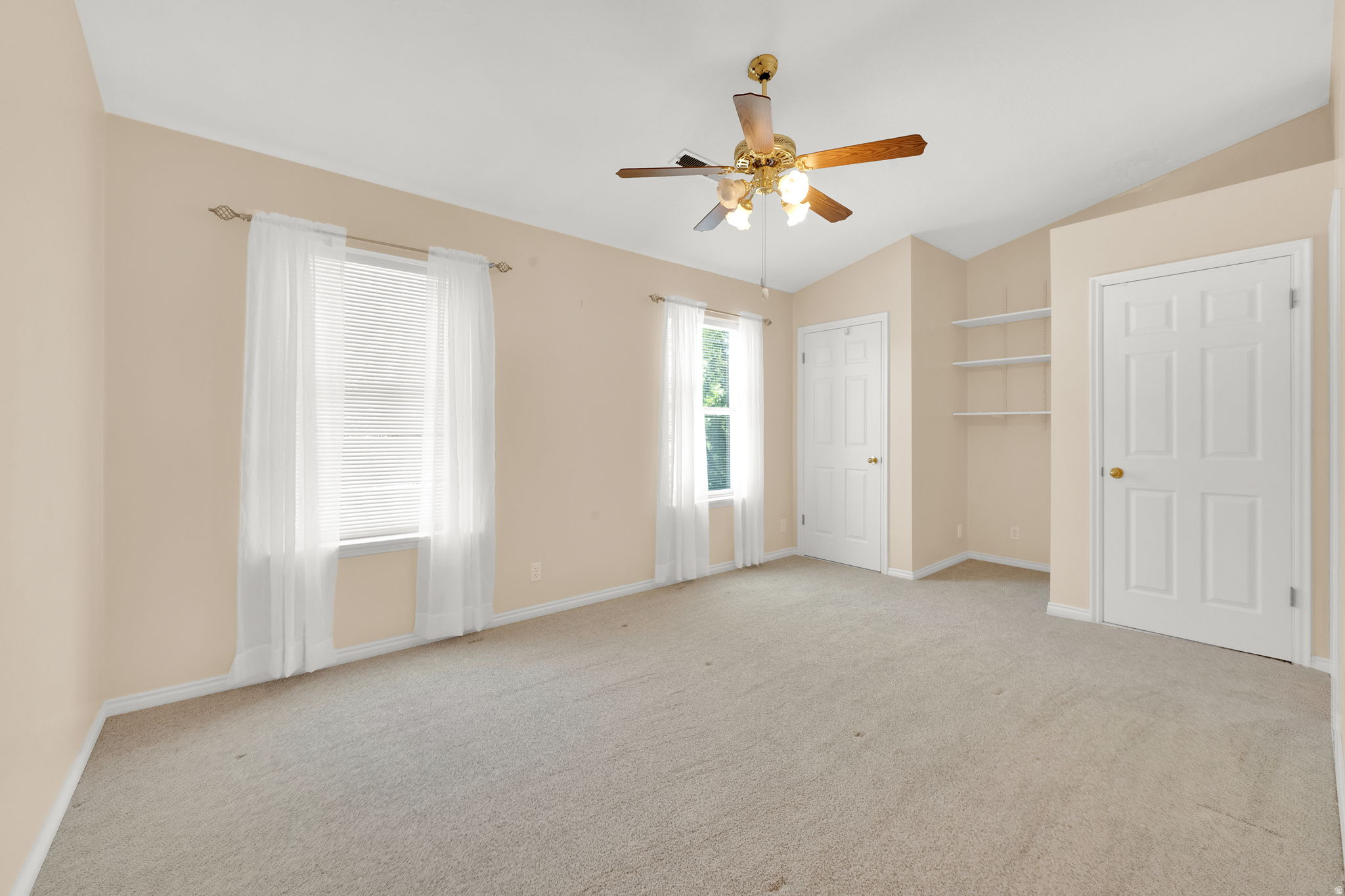 OAKRIDGE COUNTRY CLUB ESTATES - Residential
