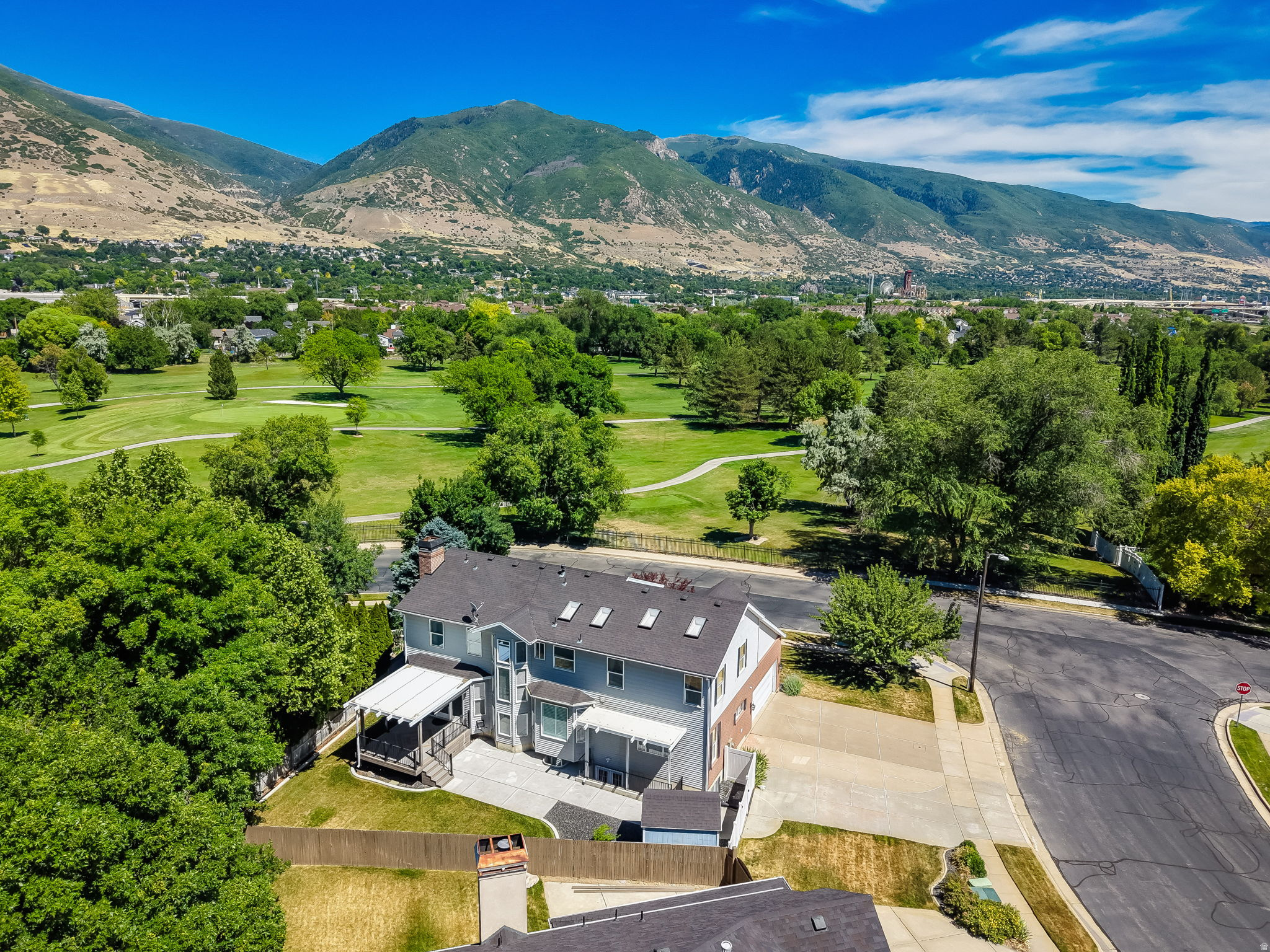 OAKRIDGE COUNTRY CLUB ESTATES - Residential