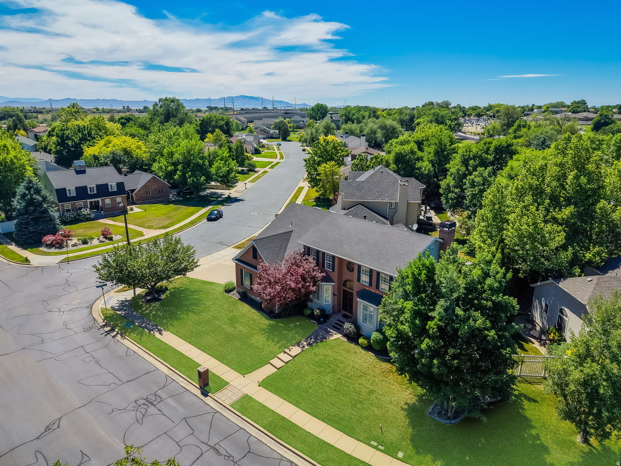 OAKRIDGE COUNTRY CLUB ESTATES - Residential