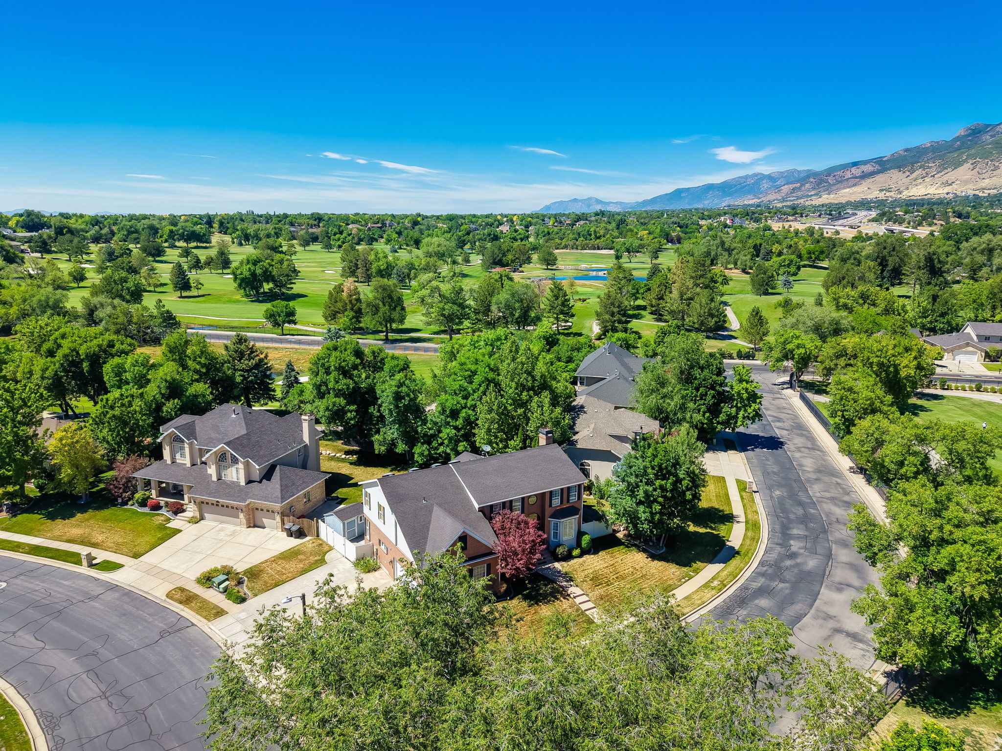OAKRIDGE COUNTRY CLUB ESTATES - Residential