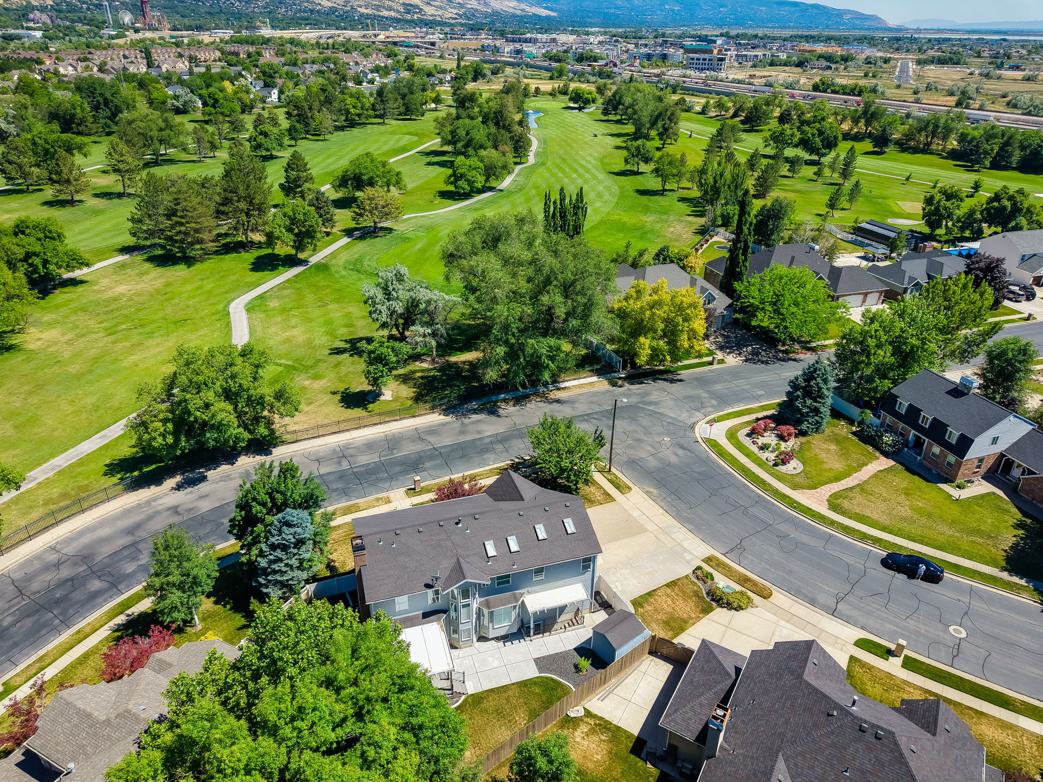 OAKRIDGE COUNTRY CLUB ESTATES - Residential