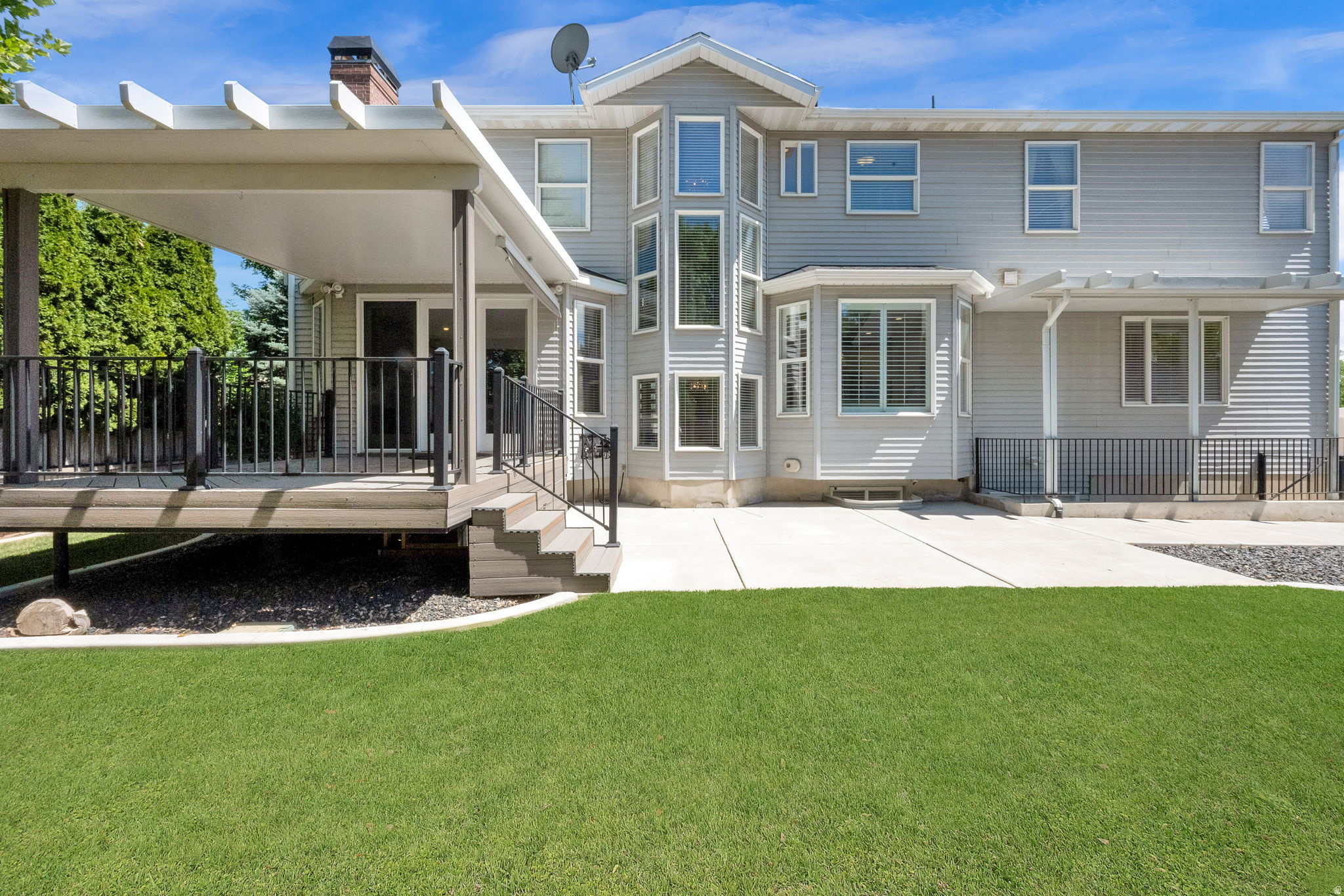 OAKRIDGE COUNTRY CLUB ESTATES - Residential
