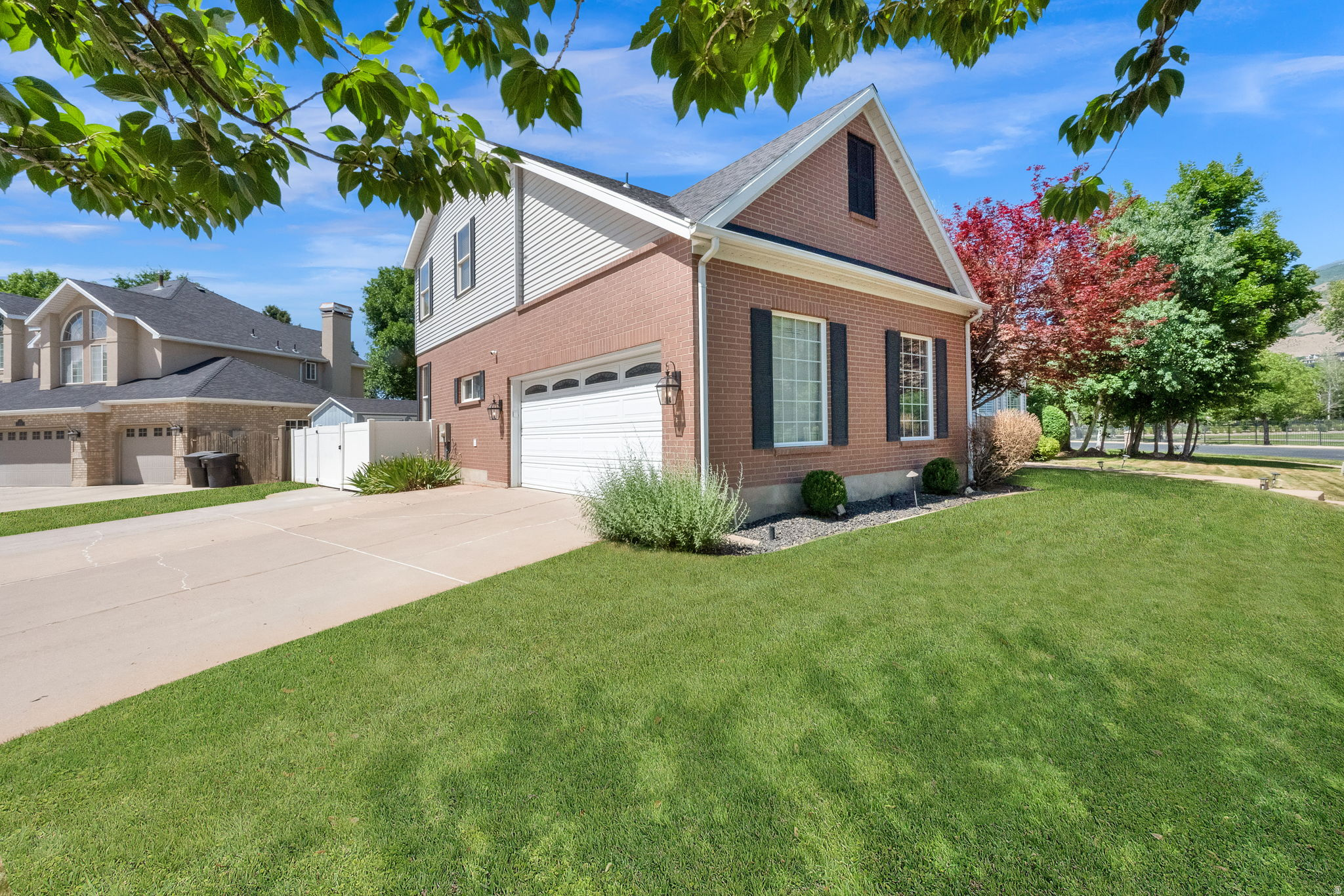 OAKRIDGE COUNTRY CLUB ESTATES - Residential