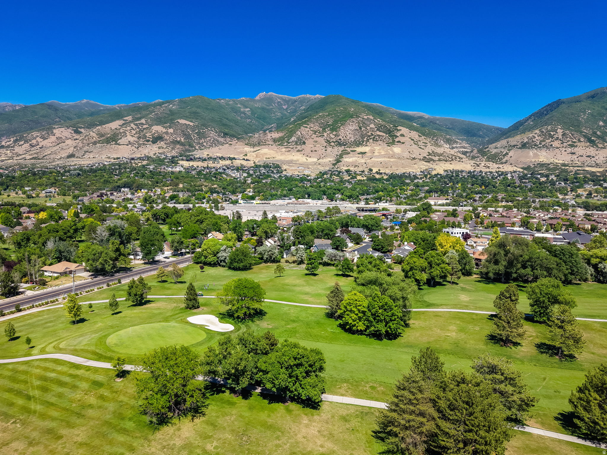 OAKRIDGE COUNTRY CLUB ESTATES - Residential