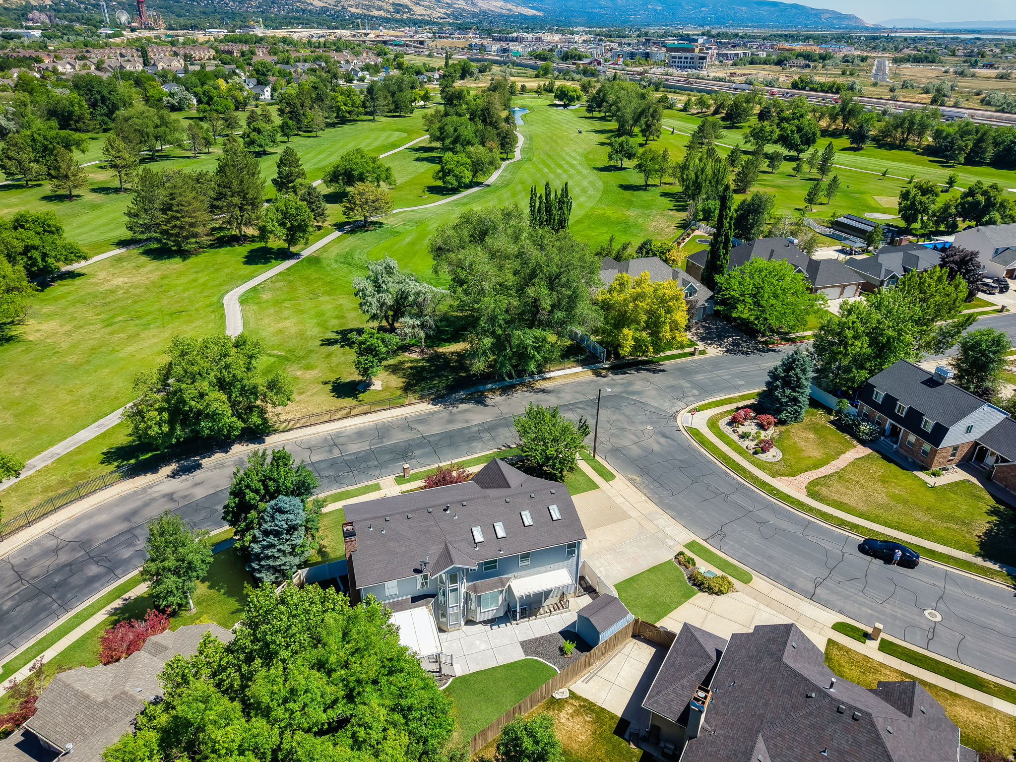 OAKRIDGE COUNTRY CLUB ESTATES - Residential