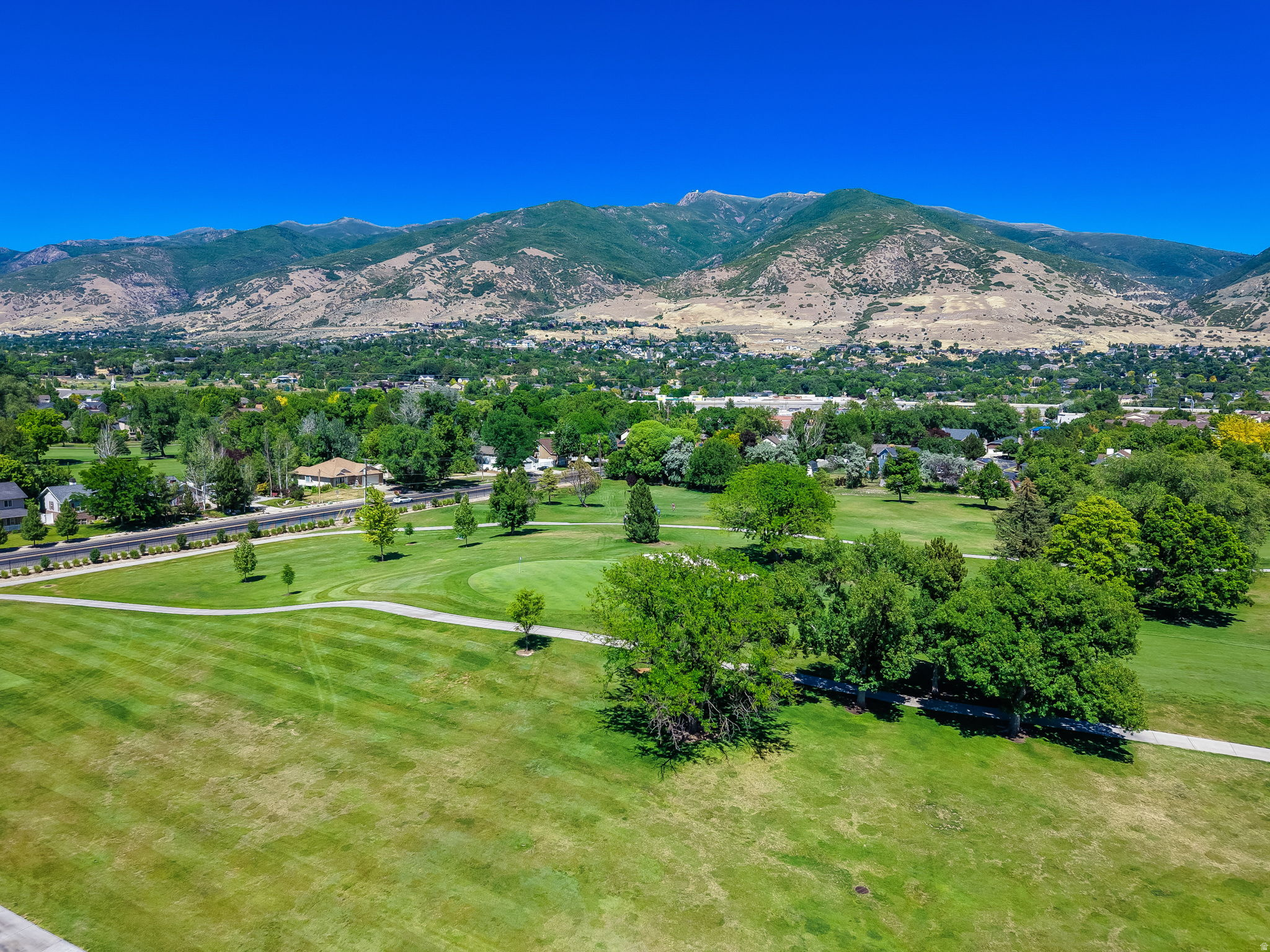 OAKRIDGE COUNTRY CLUB ESTATES - Residential