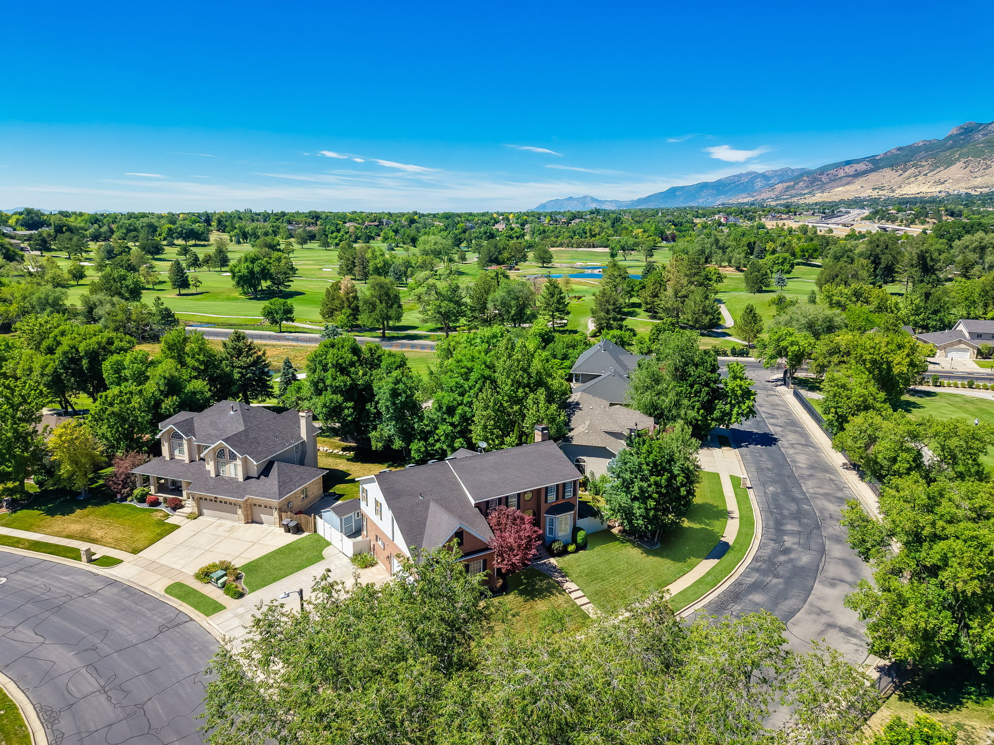 OAKRIDGE COUNTRY CLUB ESTATES - Residential