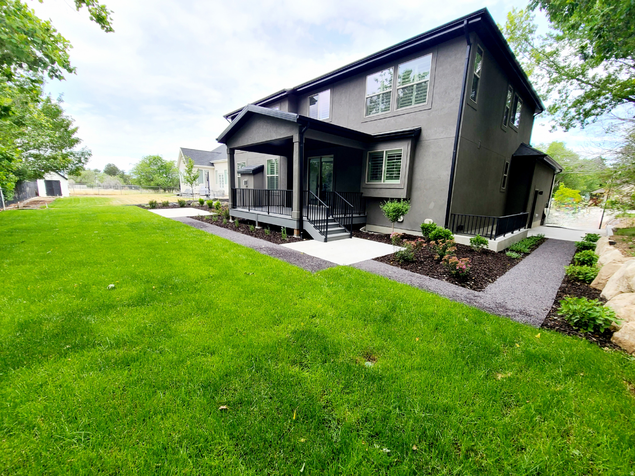EAST SIDE 2 MOUNT JORDAN - Residential