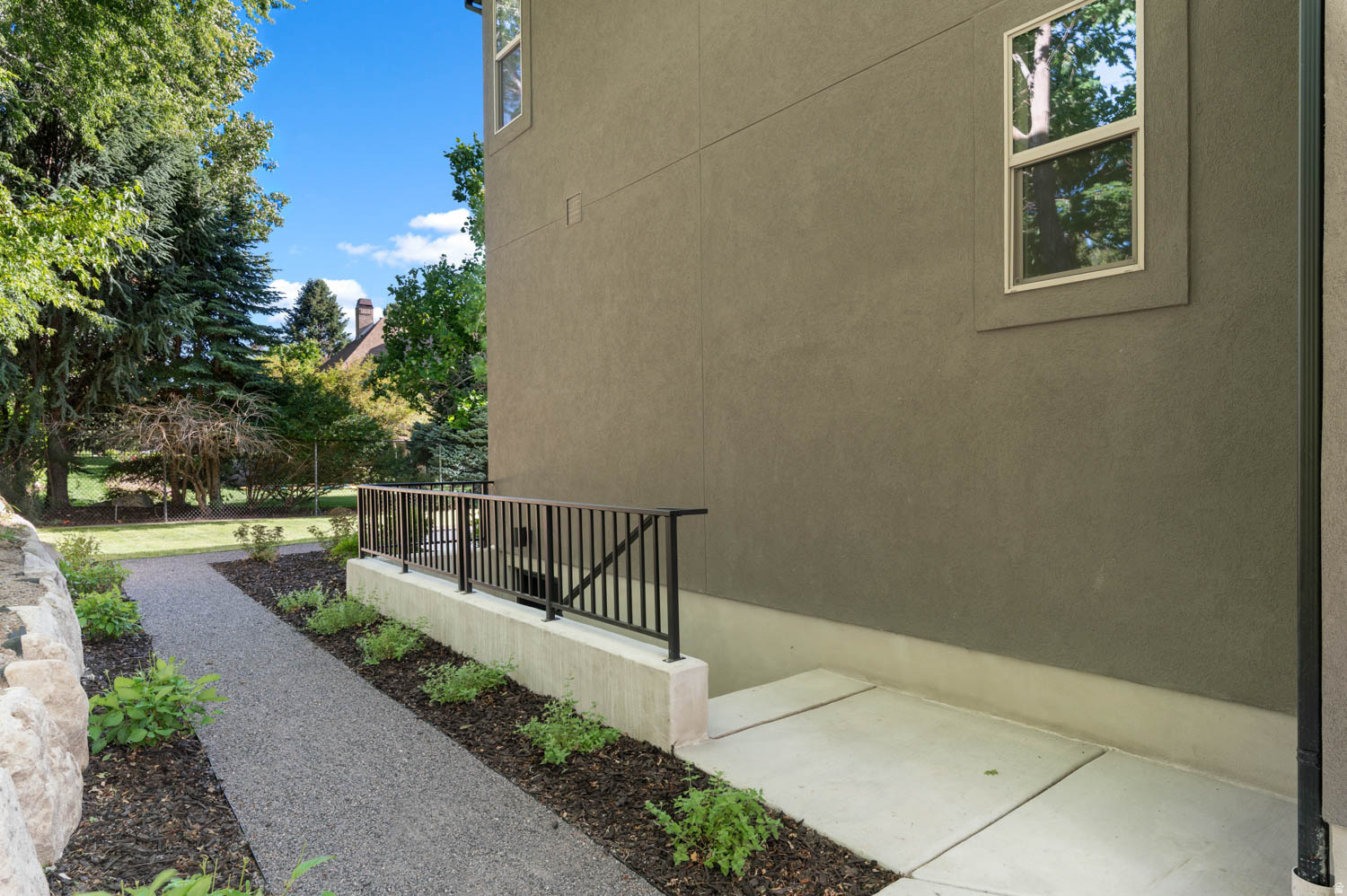 EAST SIDE 2 MOUNT JORDAN - Residential