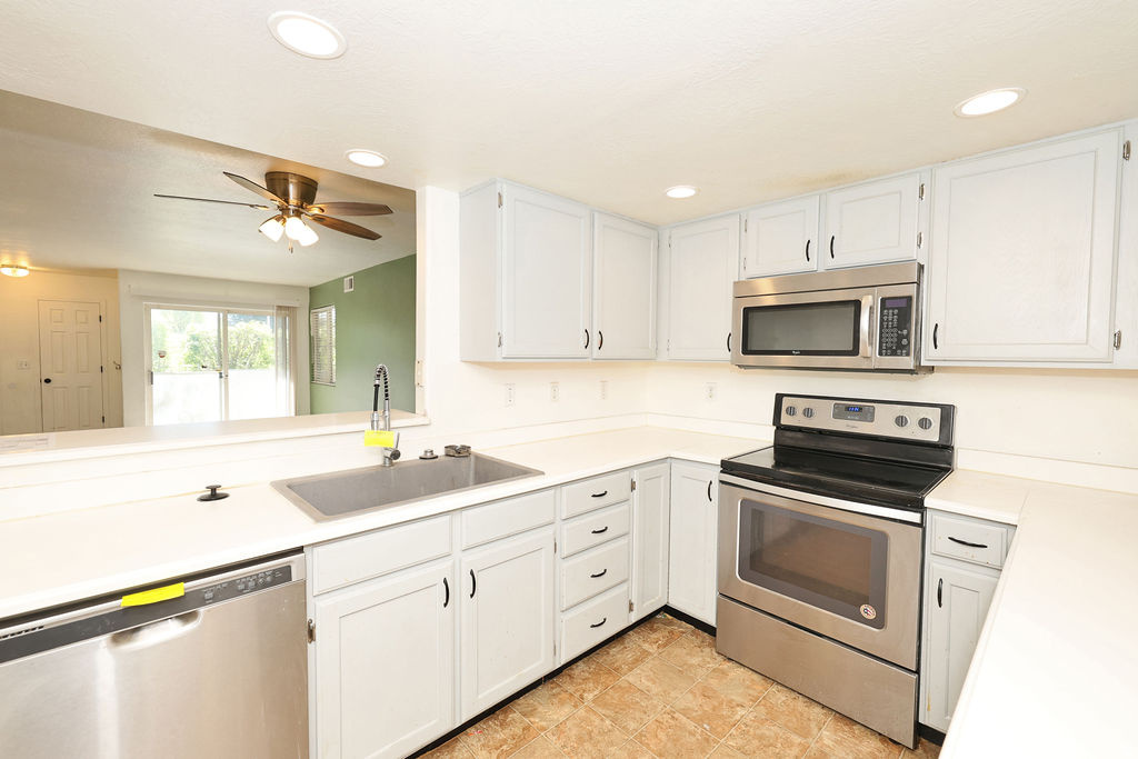 RIVER RUN CONDO PH 6 - Residential