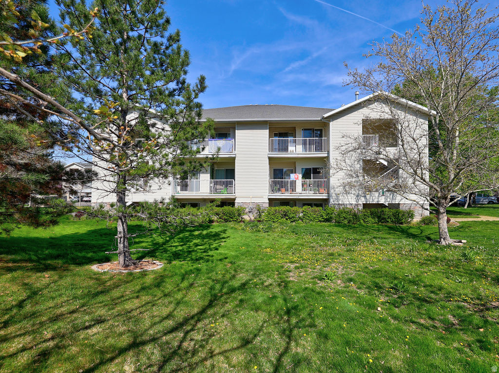RIVER RUN CONDO PH 6 - Residential