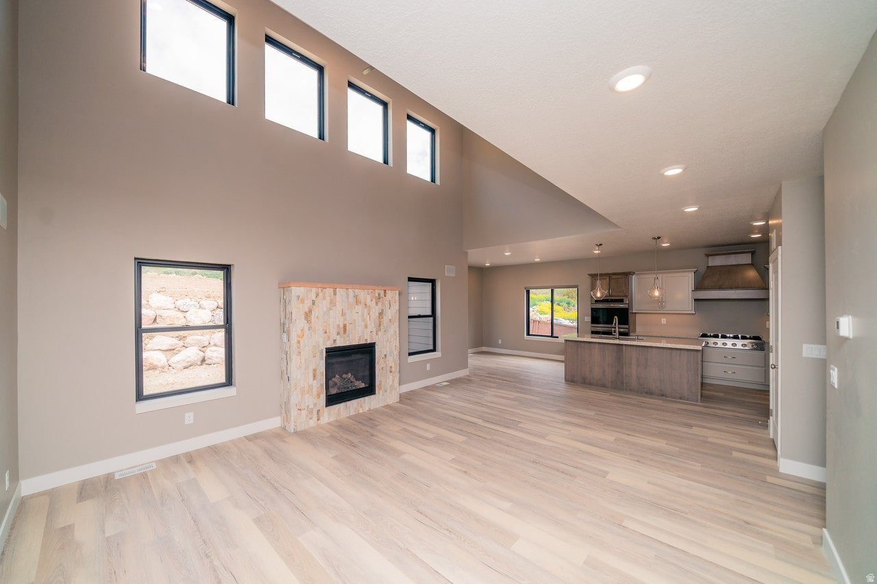MT STERLING FARMS - Residential