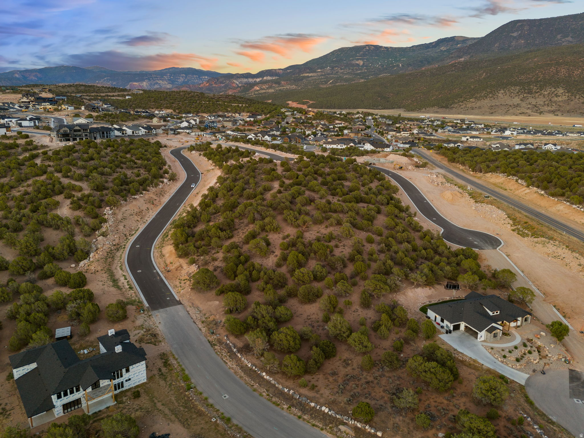 ESTATES AT SOUTH MOUNTAIN - Land