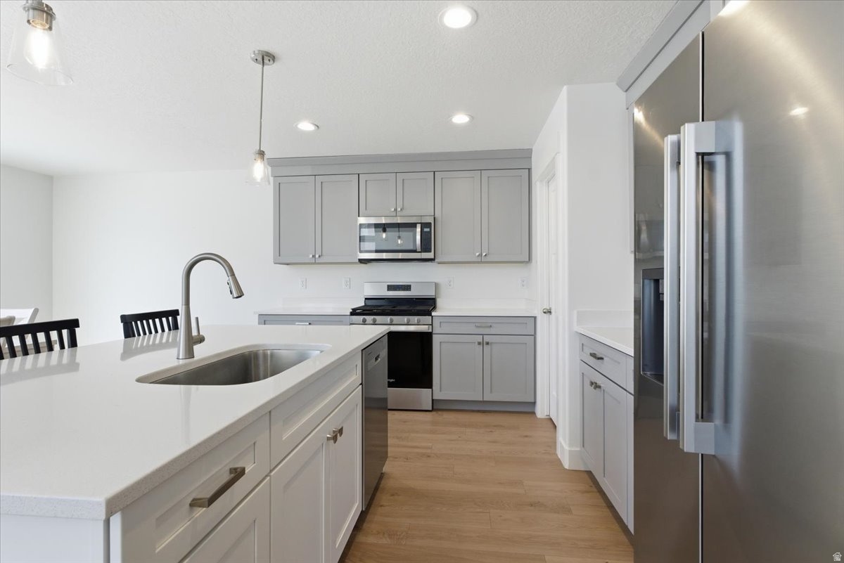 RIVER POINT - Residential