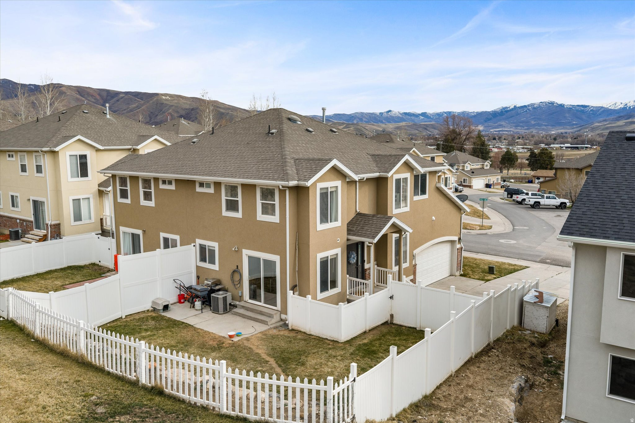 QUAIL HOLLOW - Residential