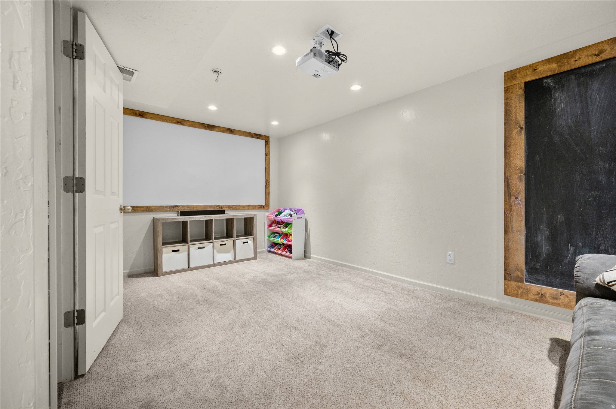 QUAIL HOLLOW - Residential