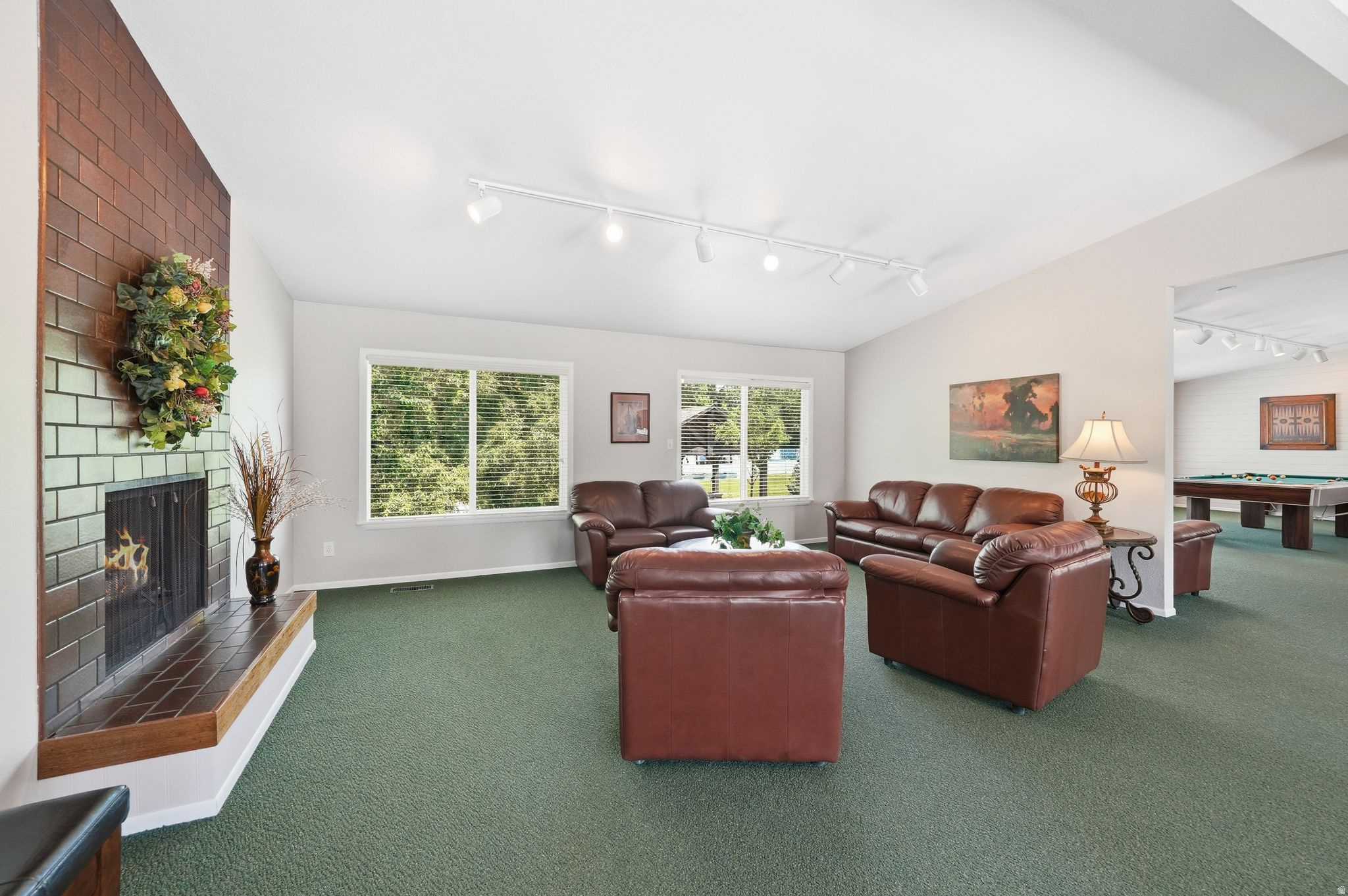FAIRMEADOWS - Residential