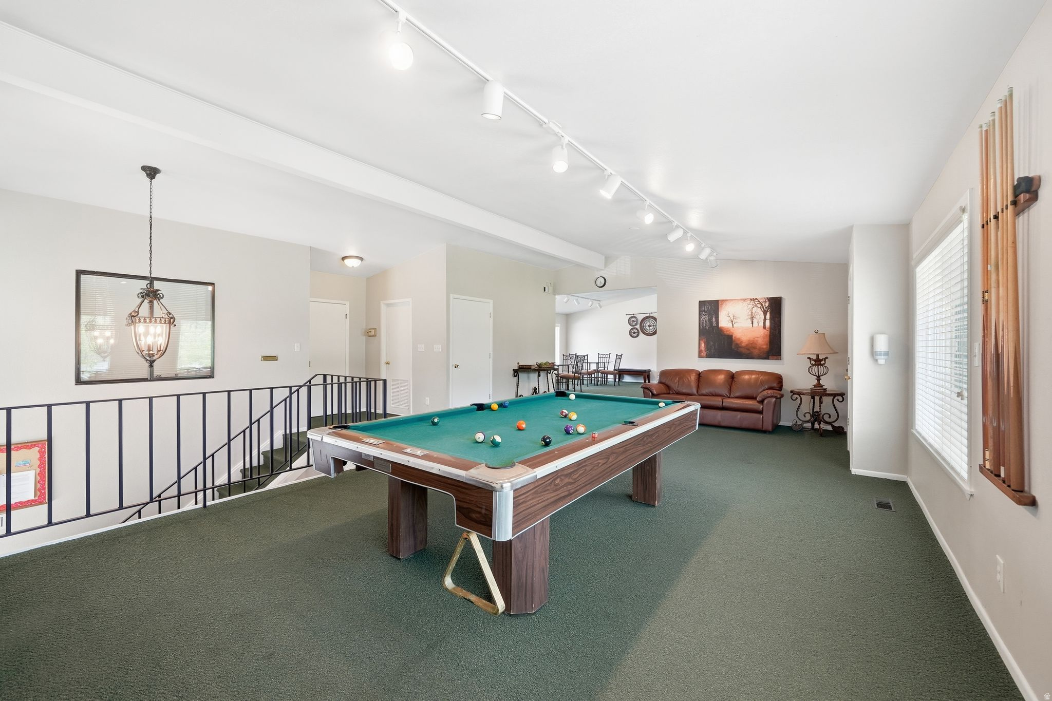 FAIRMEADOWS - Residential