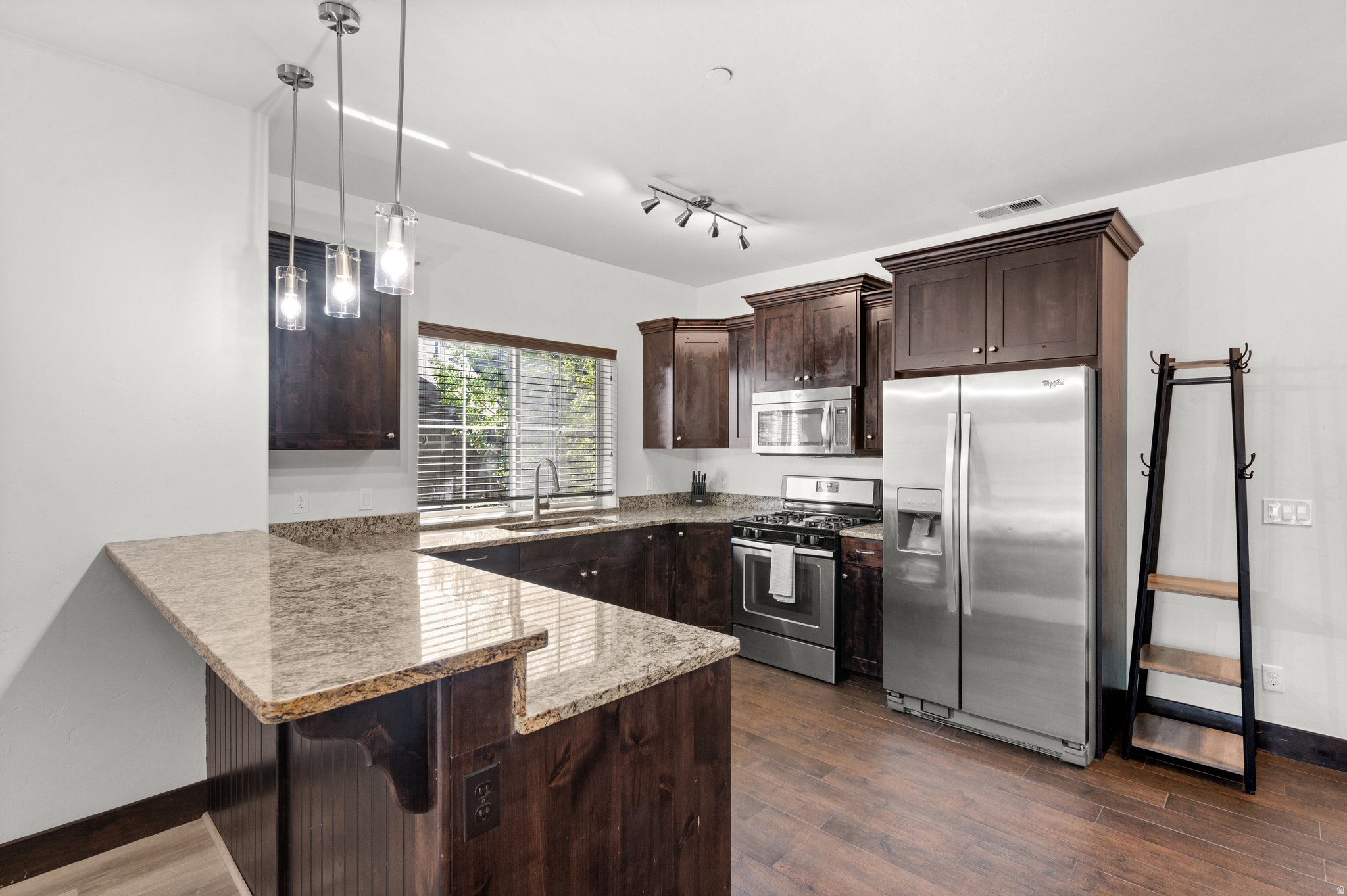 BEAR HOLLOW RIDGE - Residential