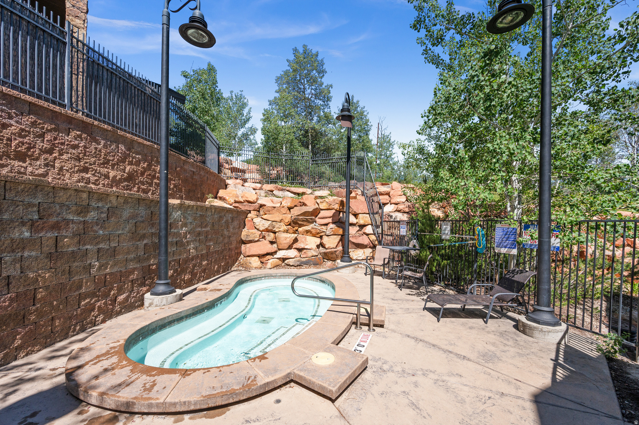 BEAR HOLLOW RIDGE - Residential