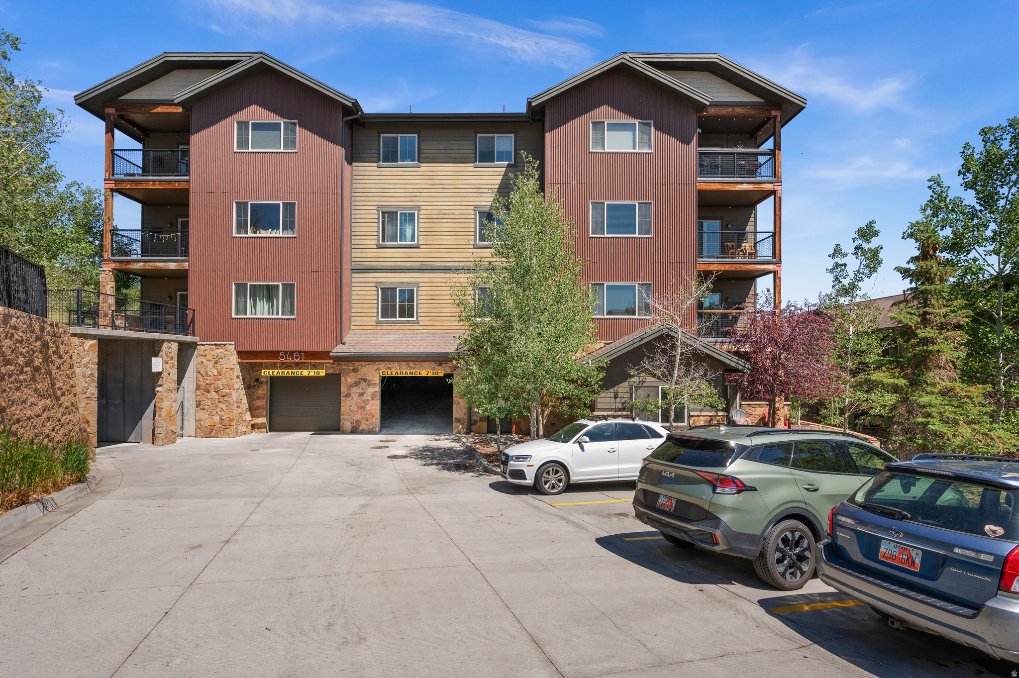 BEAR HOLLOW RIDGE - Residential