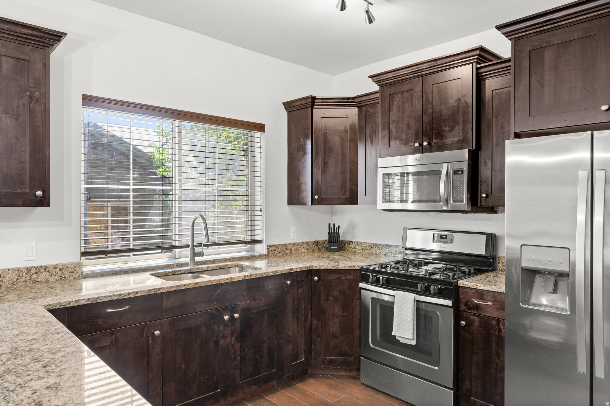 BEAR HOLLOW RIDGE - Residential