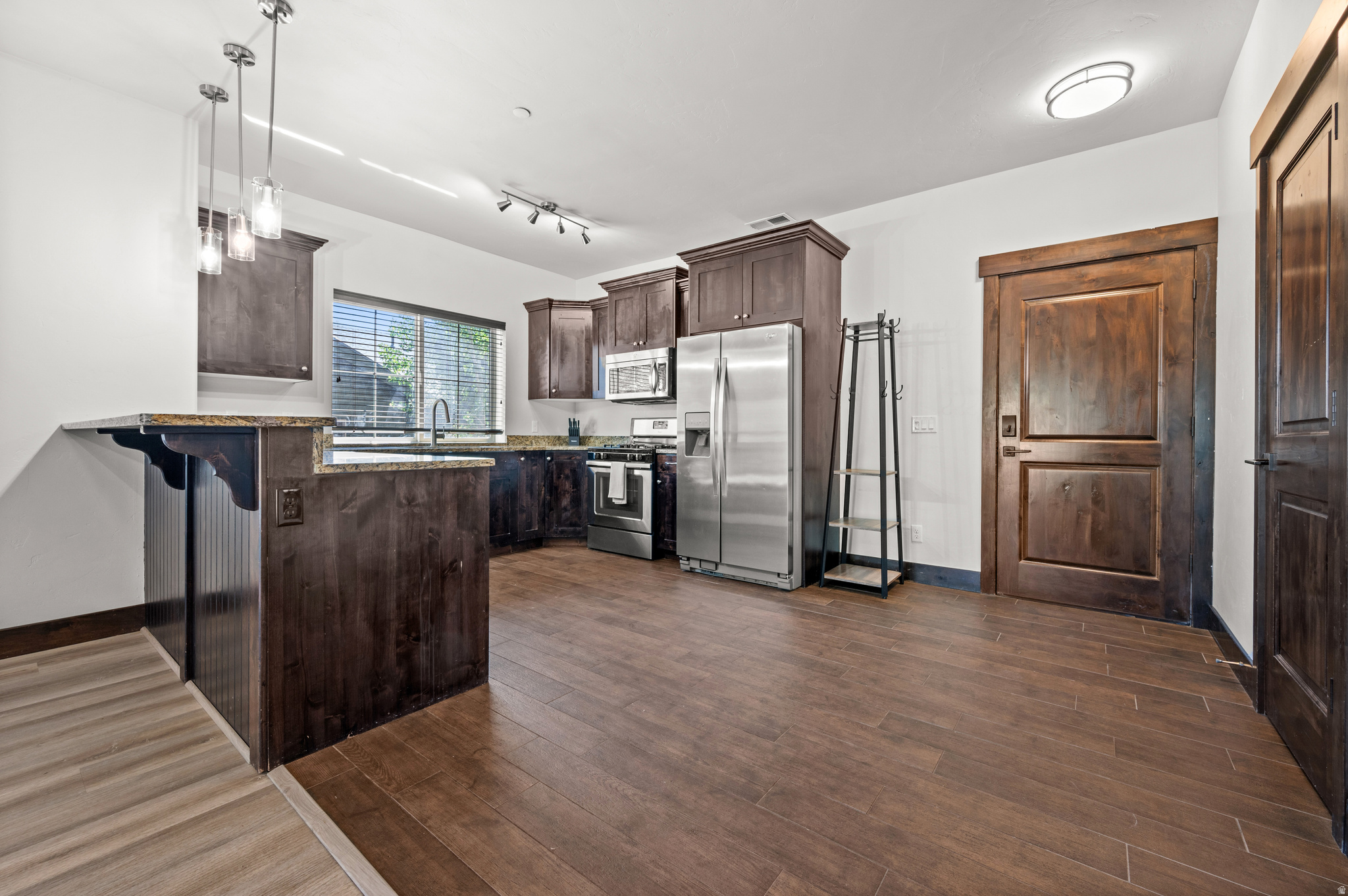 BEAR HOLLOW RIDGE - Residential