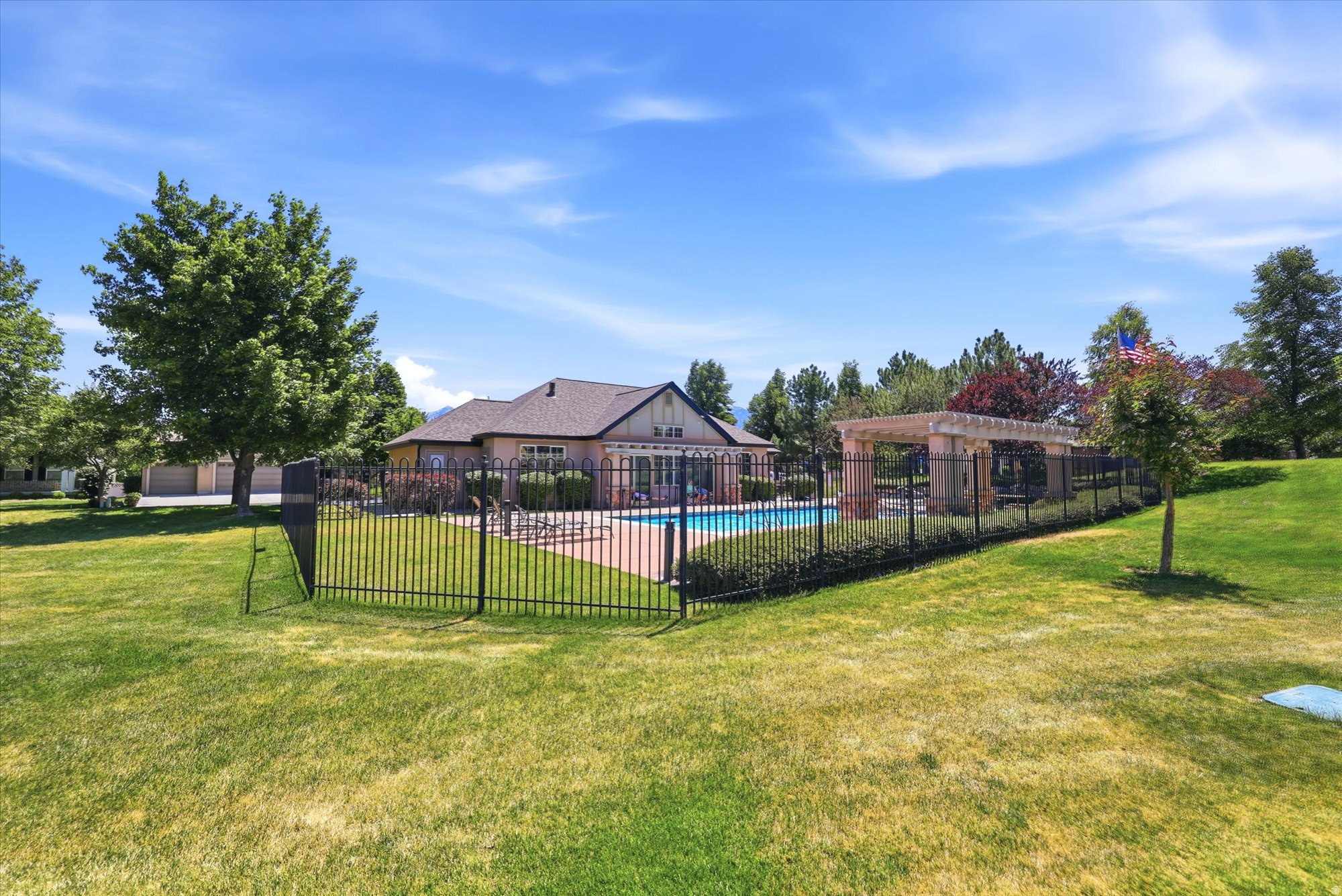 REUNION GLEN - Residential