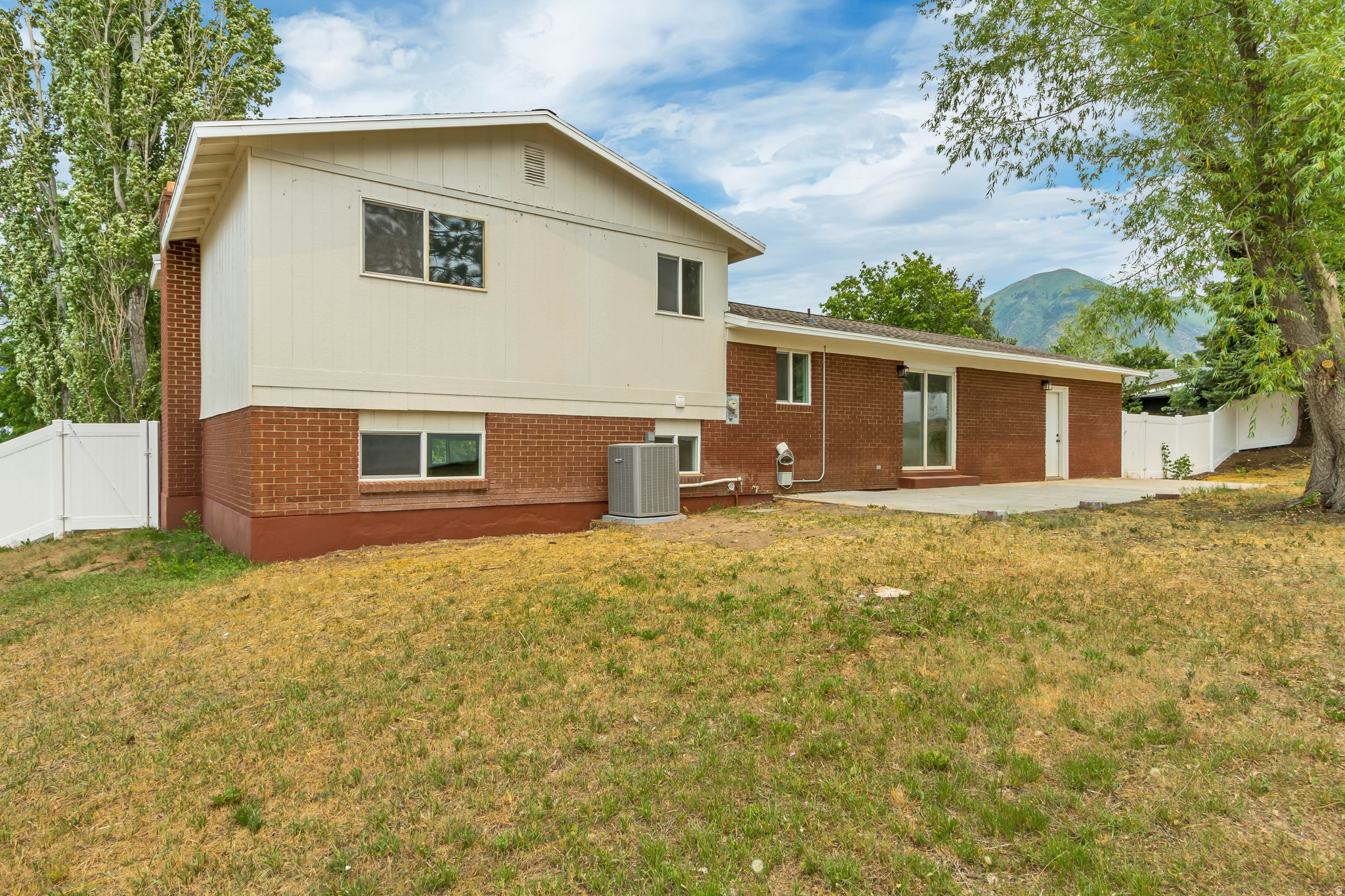 SALEM HILLS - Residential