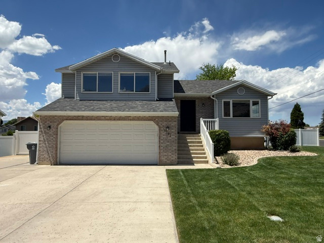 COUNTRY MEADOWS - Residential