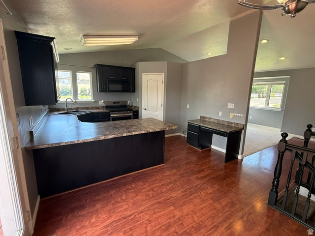 COUNTRY MEADOWS - Residential