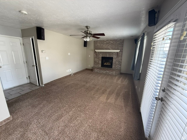COUNTRY MEADOWS - Residential