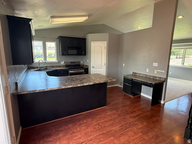 COUNTRY MEADOWS - Residential