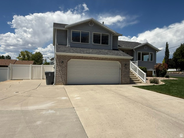COUNTRY MEADOWS - Residential