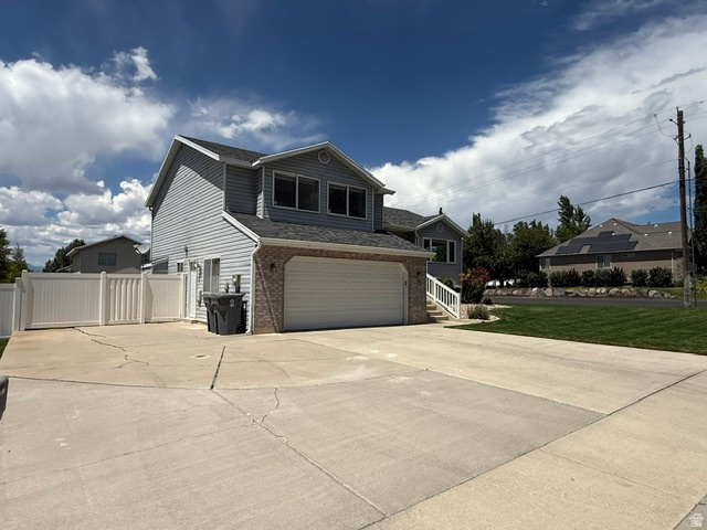 COUNTRY MEADOWS - Residential