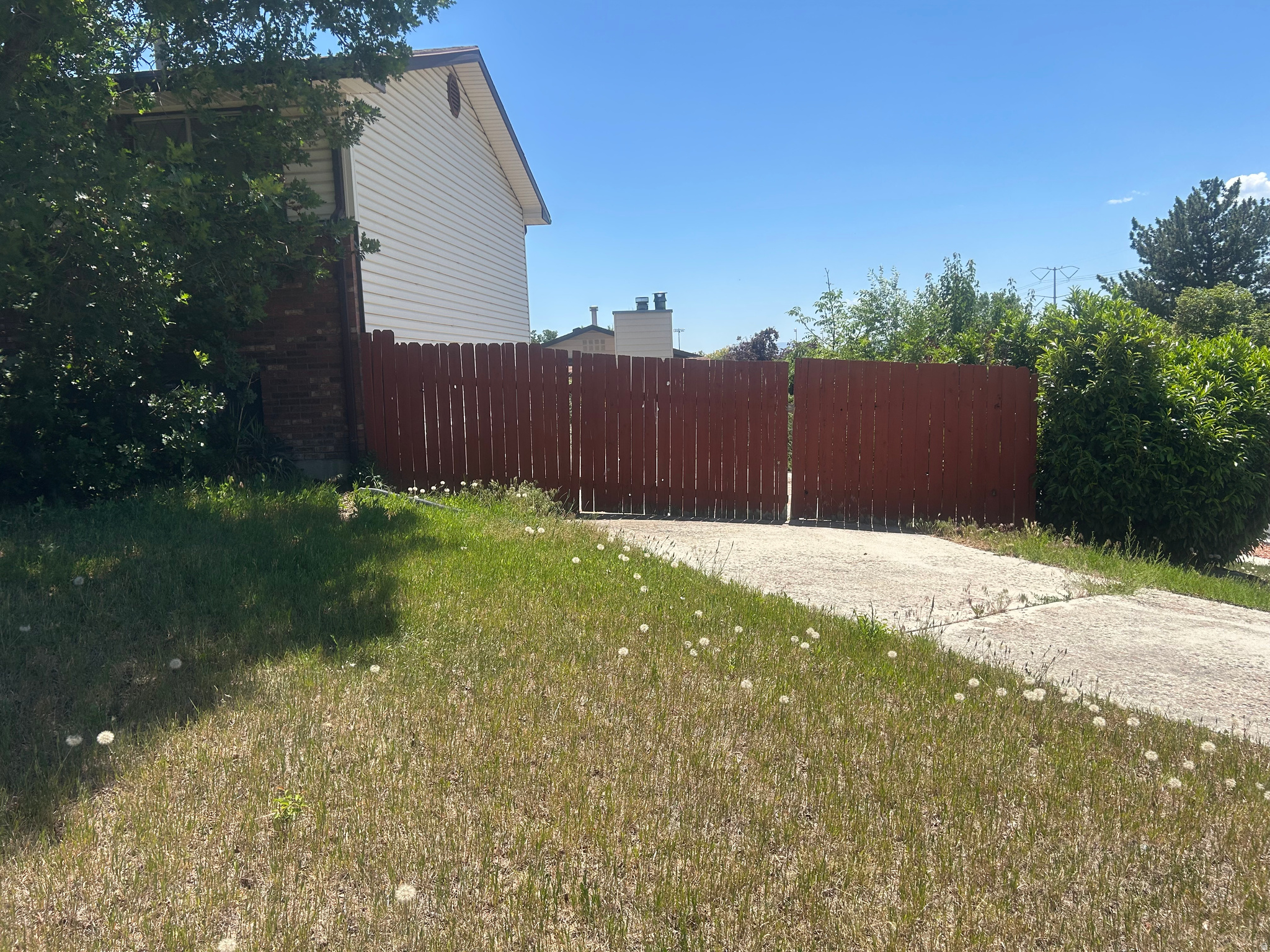 RIVERVIEW EAST - Residential