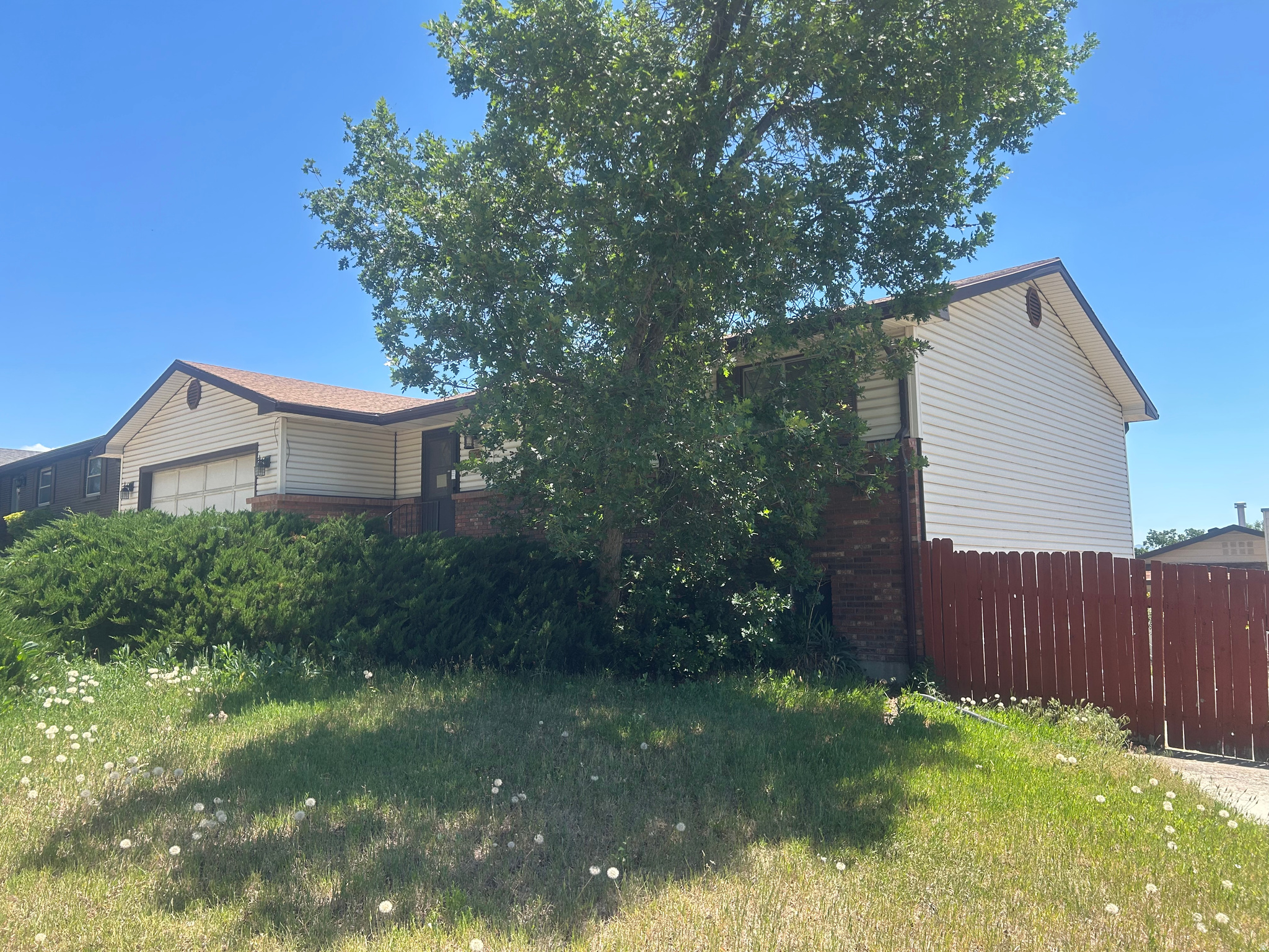 RIVERVIEW EAST - Residential