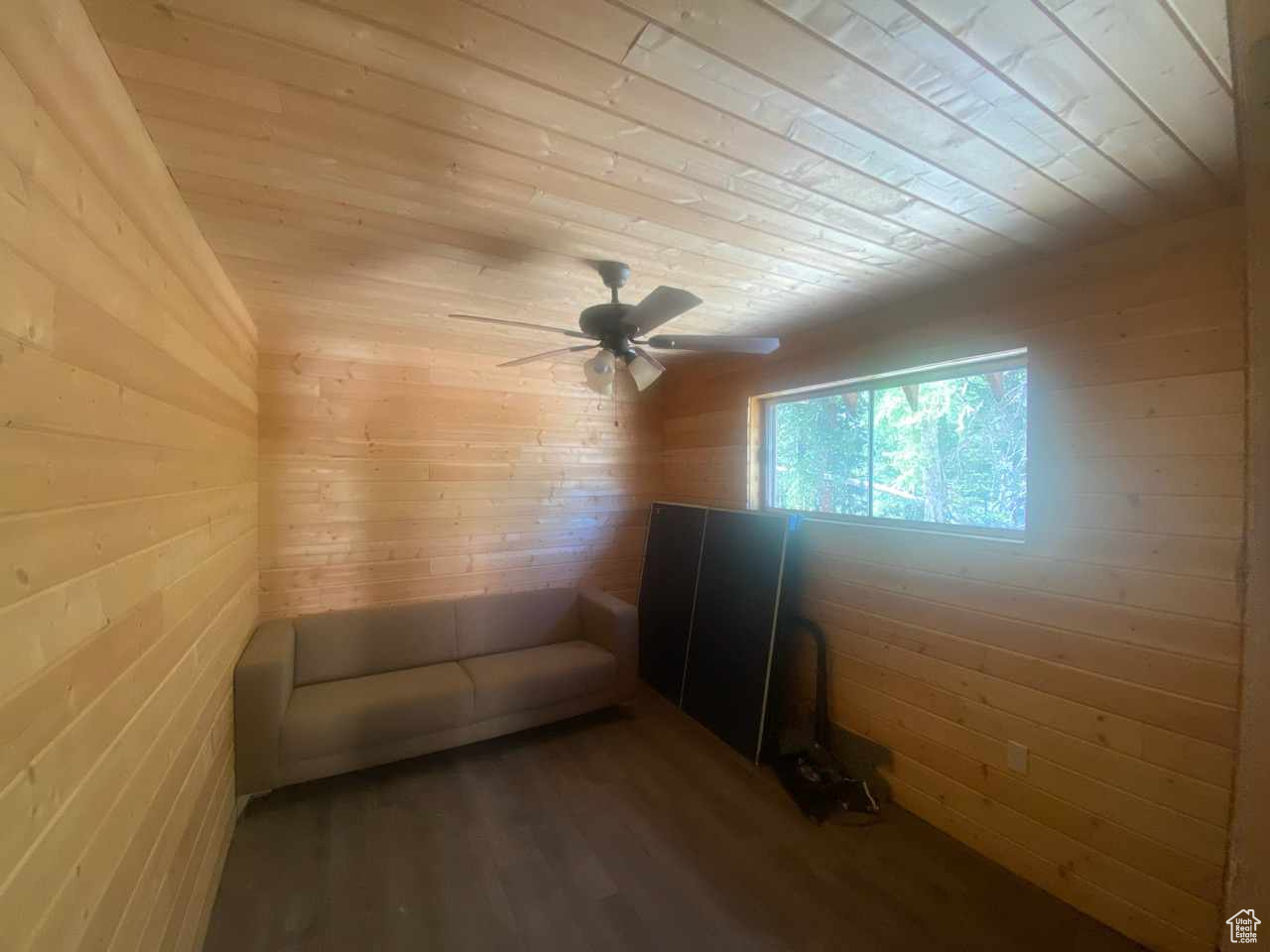 ARGYLE CANYON - Residential