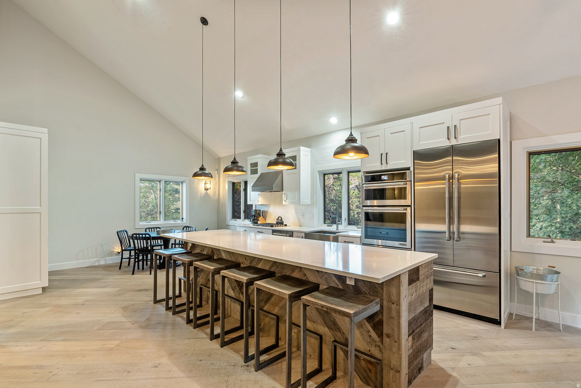 ECKER HILL - Residential