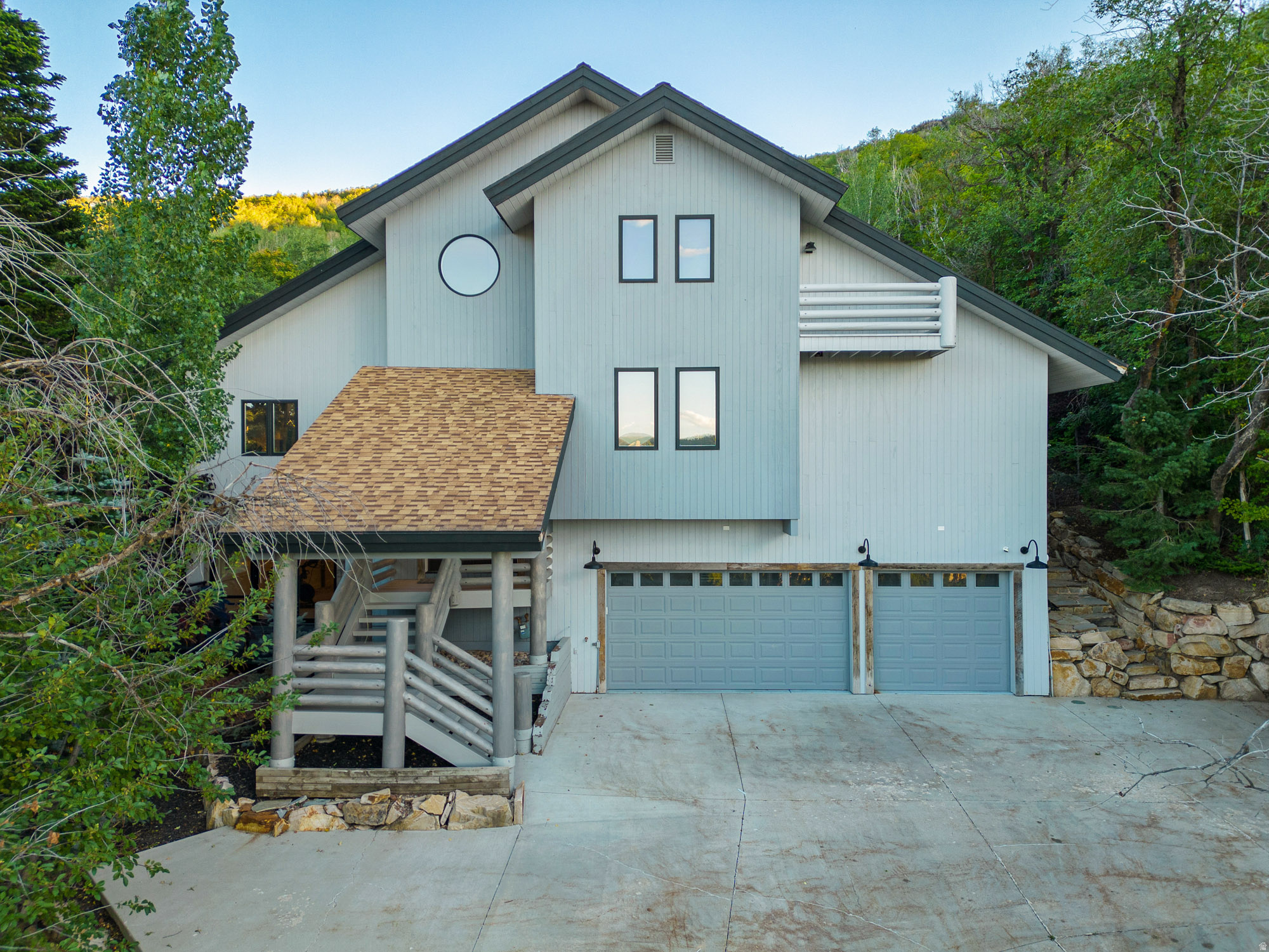 ECKER HILL - Residential